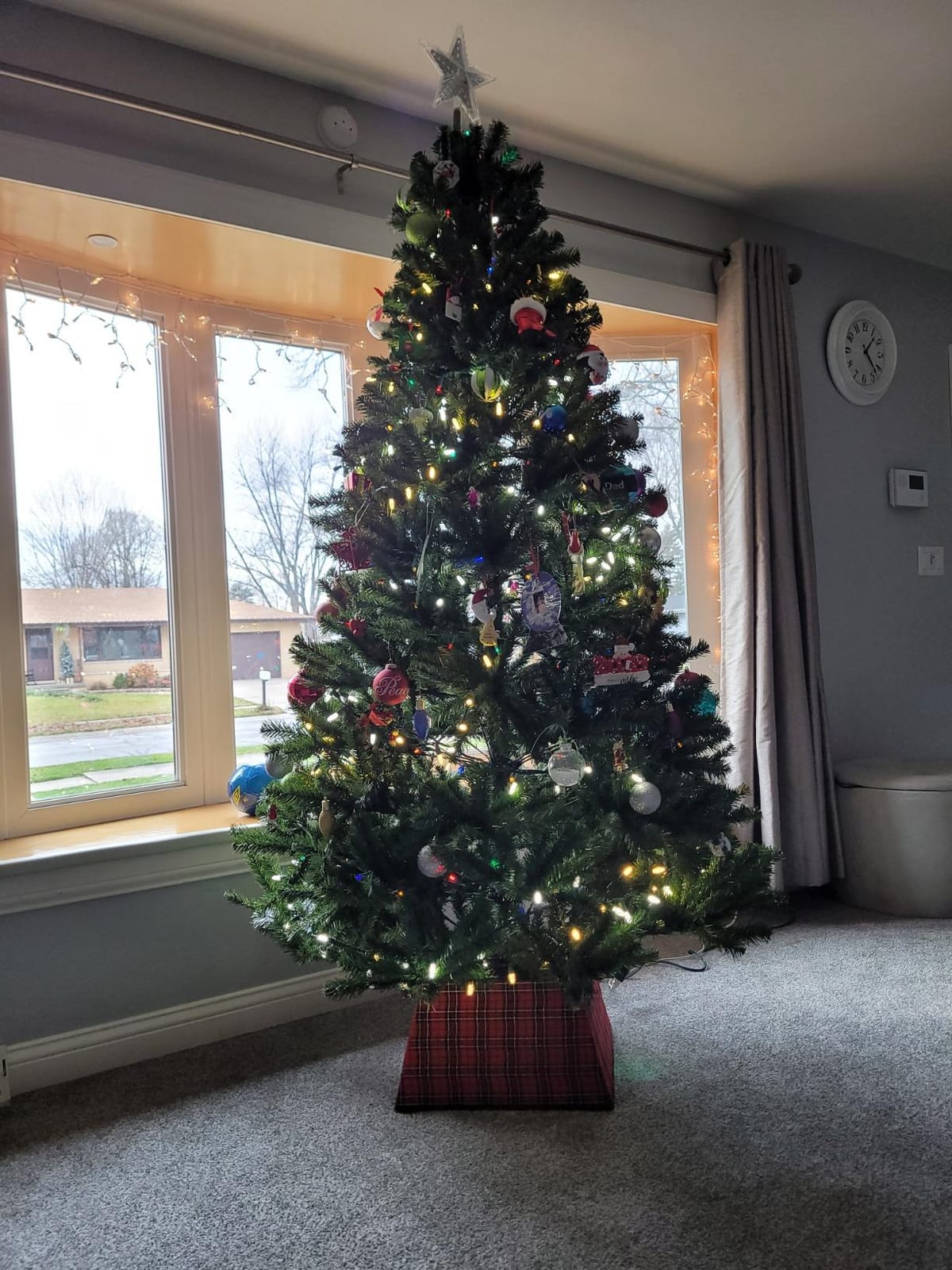 Blissun Fabric Christmas Tree Collar, Square Shiny Tree Ring, Willow Christmas Tree Skirt for Christmas Tree Decorations (Shiny Gold) customer photo 2
