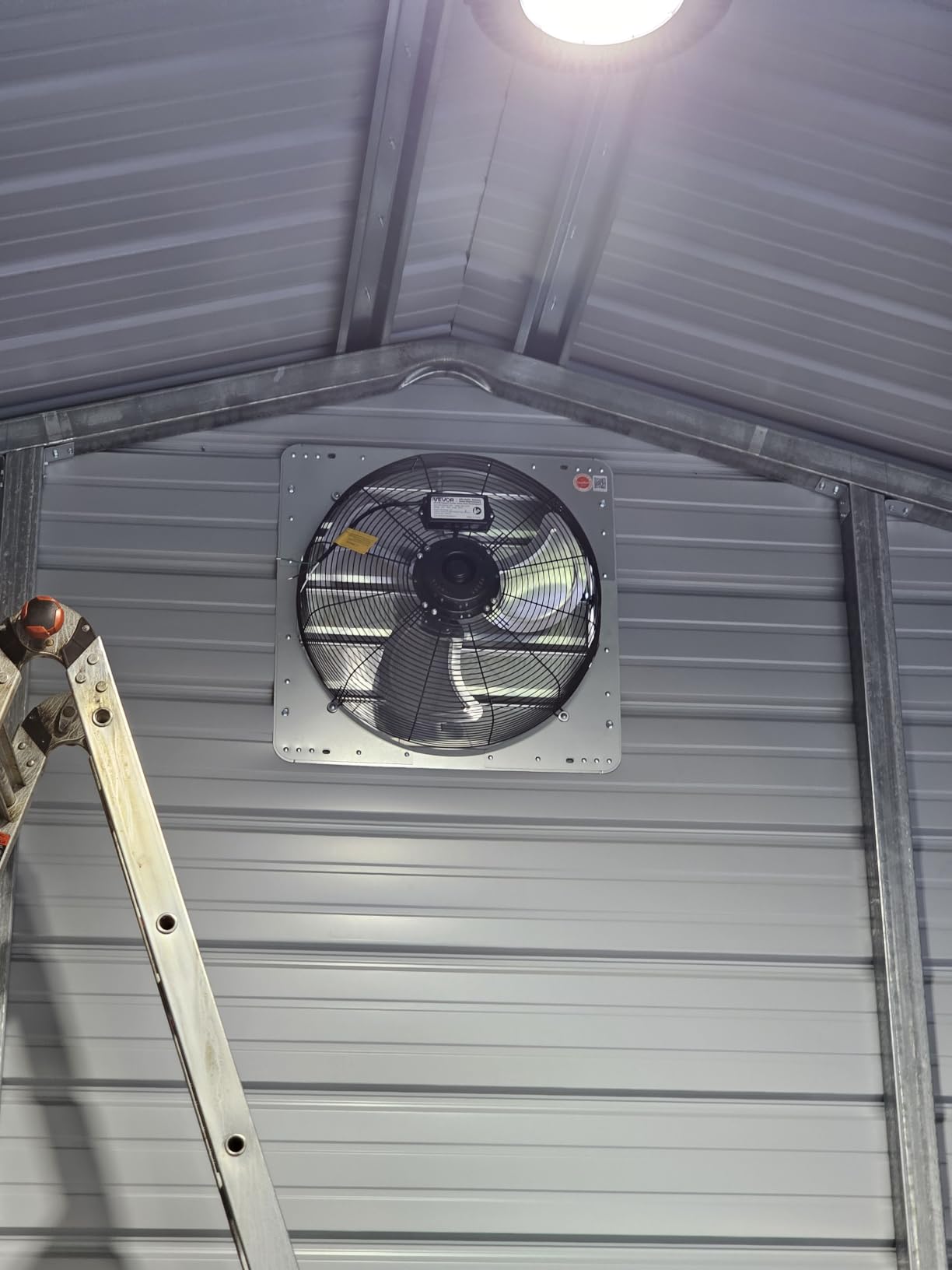 VEVOR 24 Inch Shutter Exhaust Fan Wall Mounted Automatic Louvers Silver, Sturdy Steel Housing, Low Noise, AC Motor, 7030 CFM Ventilation and Cooling for Attic, Garage, Barn, Greenhouse, Workshop customer photo 1