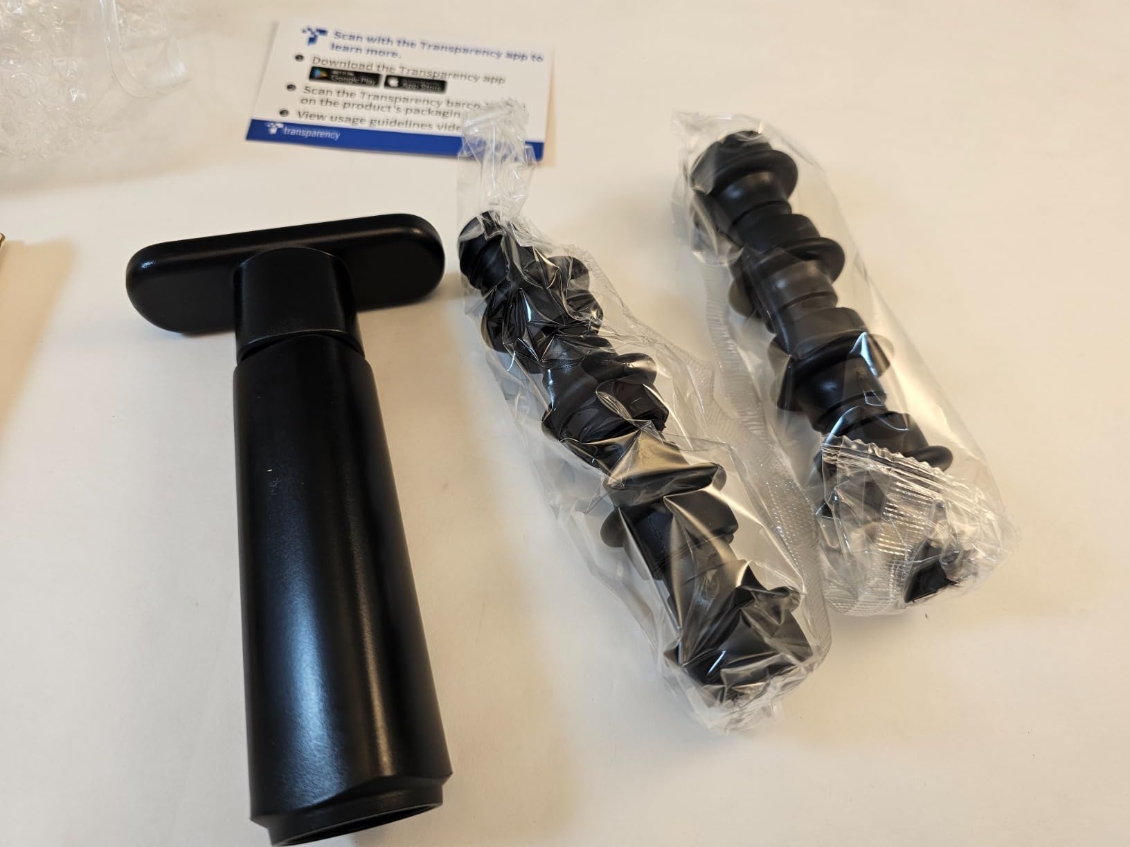 WOTOR Wine Vacuum Pump with 4 Wine Stoppers, Reusable Bottle Sealer, Black customer photo 1