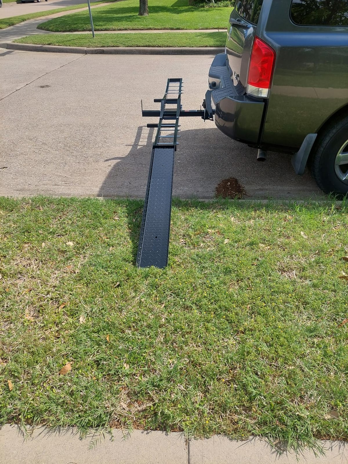 VEVOR Motorcycle Carrier, 600 LBS Steel Motorcycle Carrier Hitch Mount with 47