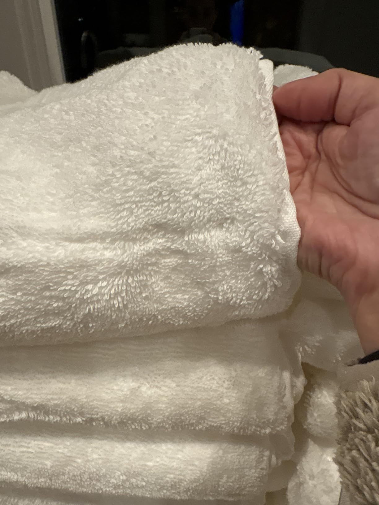Italic Ultraplush 100% Australian Cotton Towels - Set of 2 Luxury Bath Towels, Quick Dry Plush and Absorbent, Heavy Duty Large Bath Towels, 800GSM Towels for Bathroom & Spa (White) customer photo 2