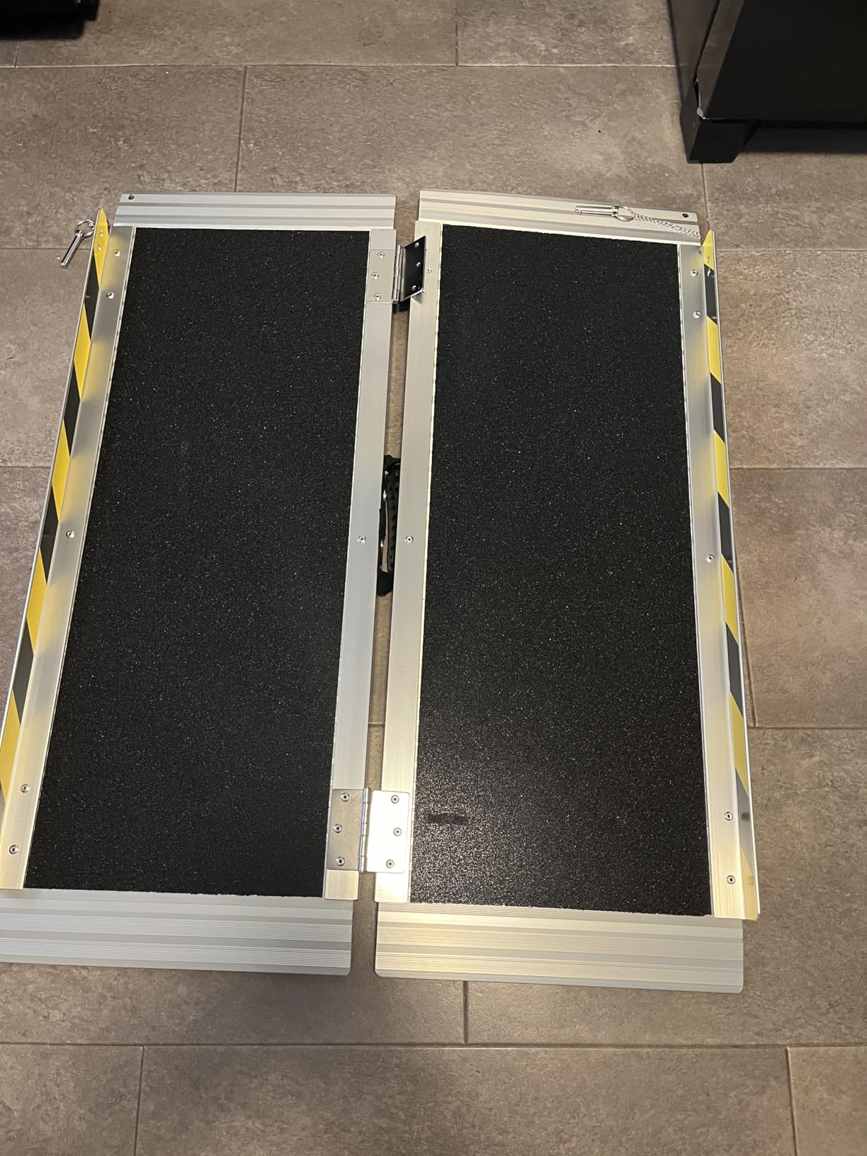 6FT Portable Wheelchair Ramp for Home Steps, Non-Skid Aluminum Ramp customer photo 2