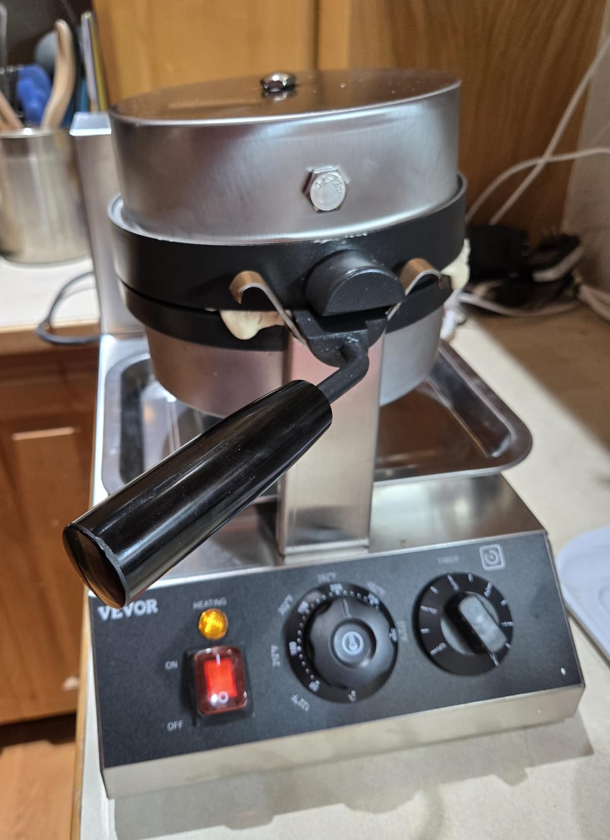 VEVOR Commercial Waffle Maker, 10PCS Rectangle Waffle Baker Machine, 1550W Non-Stick Stainless Steel Belgian Waffle Iron with Temp and Time Control, Handle, for Restaurant Bakery Snack Bar Family customer photo 1