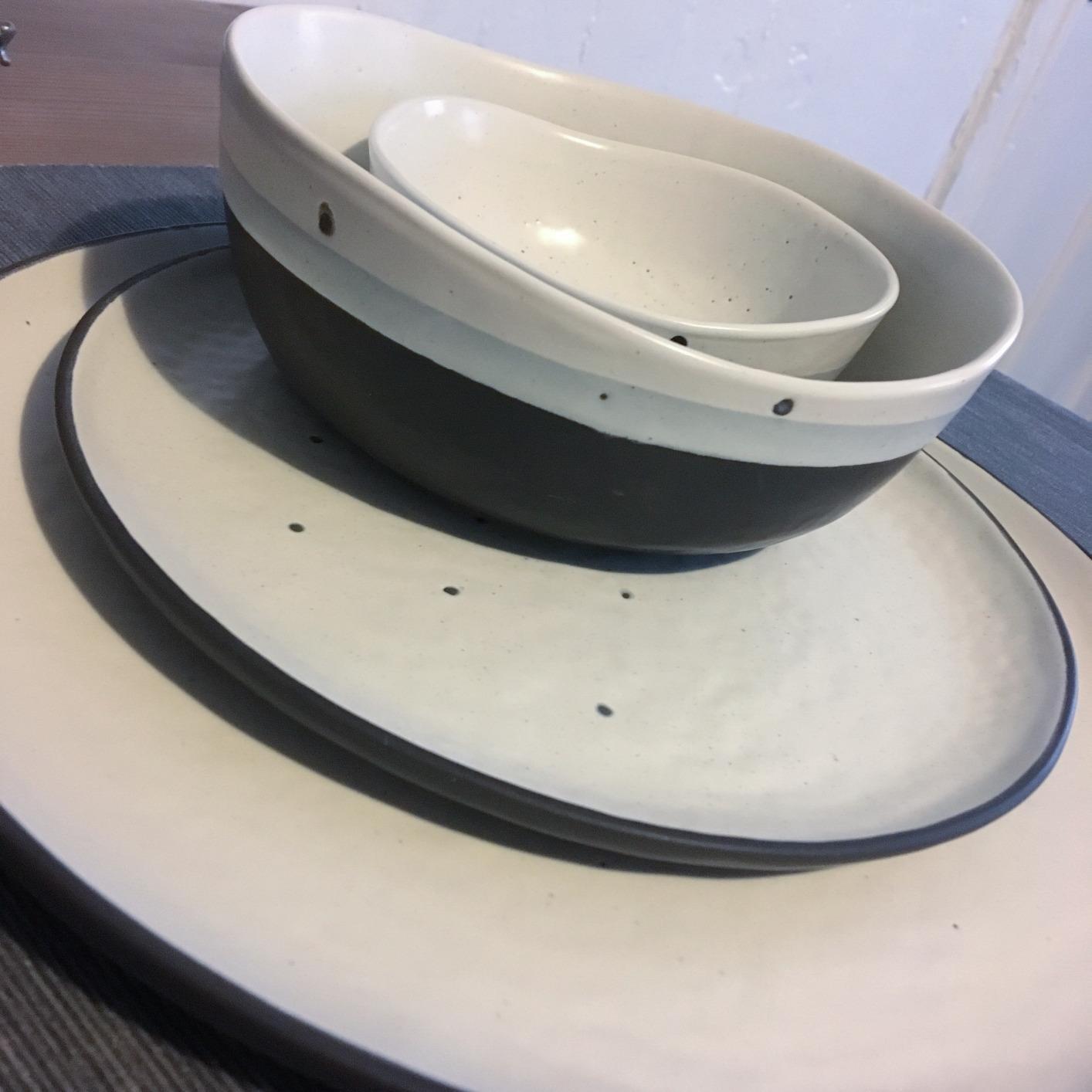 Gibson Elite Tatum Premium Porcelain Matte Reactive Glaze 16-Piece (Service for 4) Plates and Bolws Stackable Dishes Ceramic Dinnerware - Blue customer photo 1