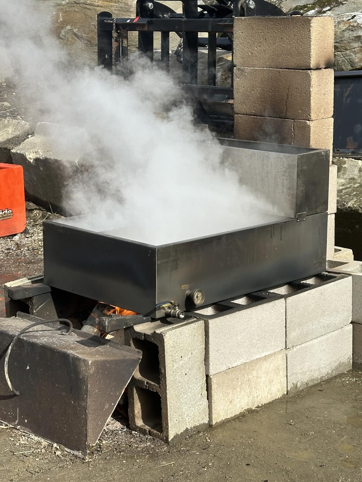 VEVOR Maple Syrup Evaporator Pan, 35 Gal, 36 x 24 x 9.3 Inch Maple Syrup Pan, 304 Stainless Steel Maple Syrup with Thermometer, 2 Valves and 3 Heating Methods, for Home, Outdoor customer photo 2