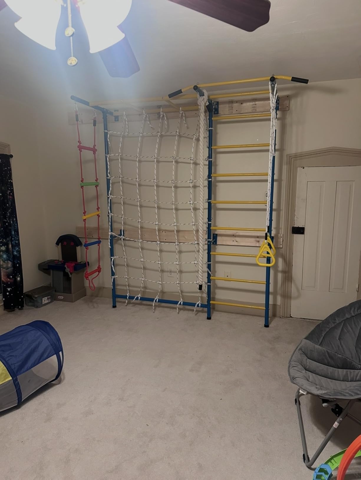 VEVOR Indoor Jungle Gym for Toddlers, 5-in-1 Climbing Playset with Carbon Steel Swedish Ladder, Wall Ladder, Pull-Up Bar, Rope Ladder, and Gymnastic Rings, Supports 220 lbs, Multicolor customer photo 1