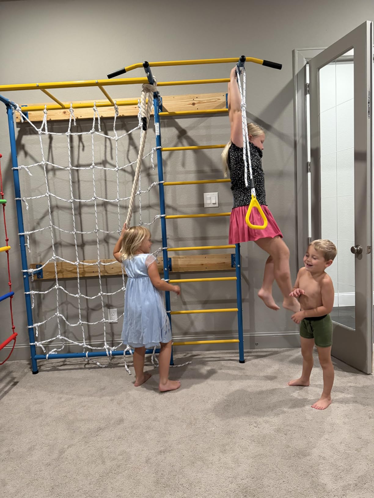 VEVOR Indoor Jungle Gym for Toddlers, 5-in-1 Climbing Playset with Carbon Steel Swedish Ladder, Wall Ladder, Pull-Up Bar, Rope Ladder, and Gymnastic Rings, Supports 220 lbs, Multicolor customer photo 2