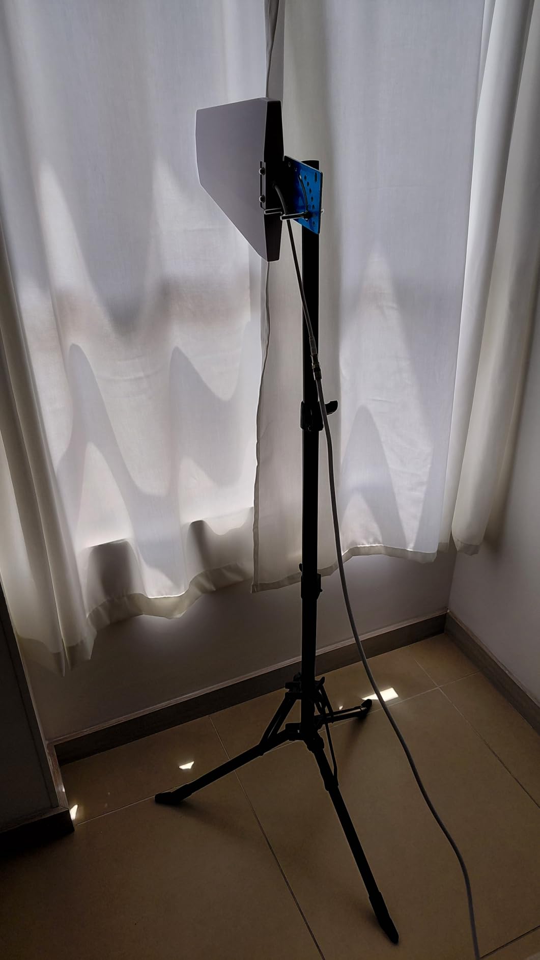 Home Cell Phone Signal Booster with Smart LCD Display customer photo 1