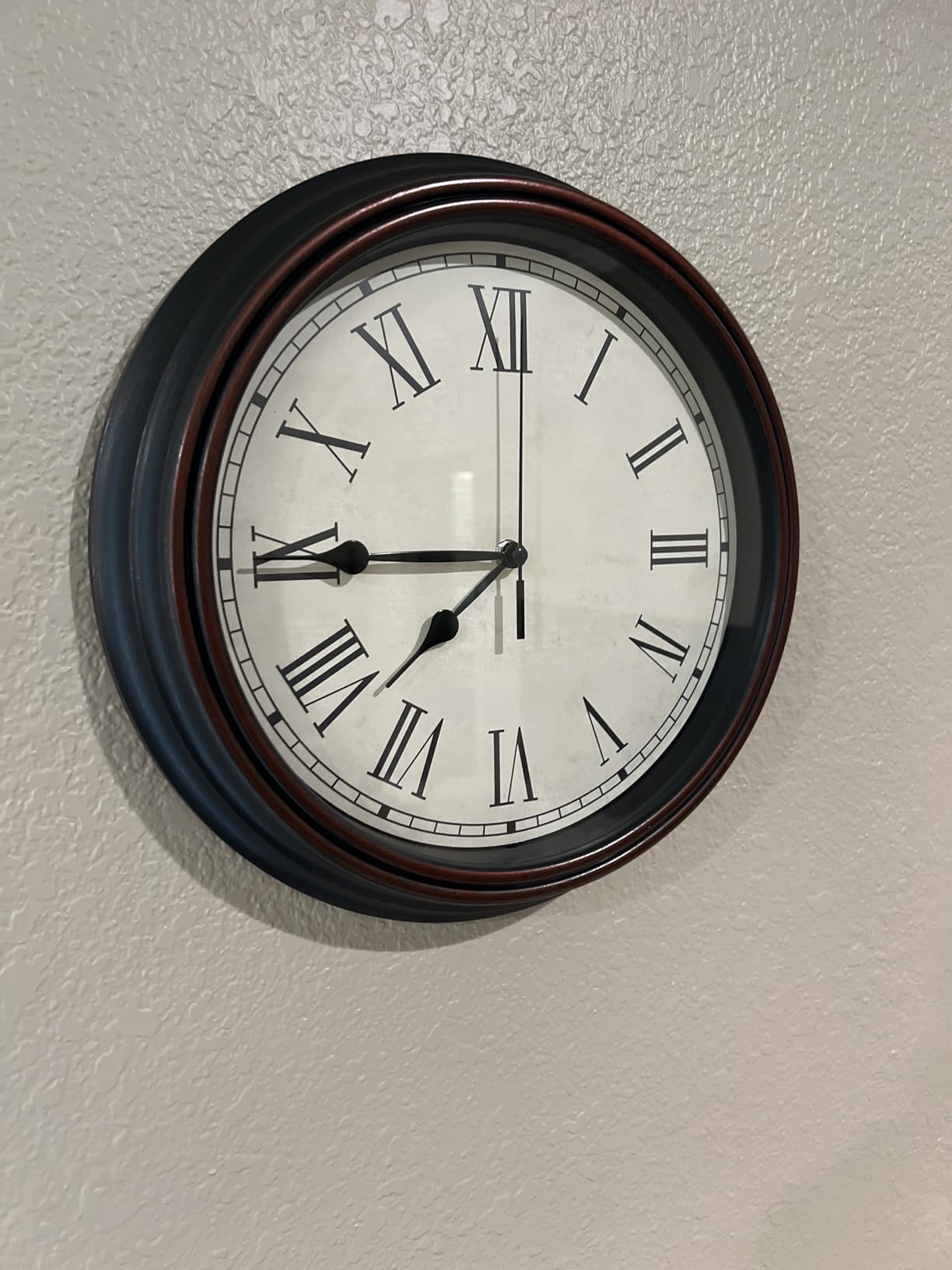 Foxtop 14 Inch Wall Clock Battery Operated Silent Non-Ticking Round Classic Vintage Retro Wall Clock Decorative for Living Room Kitchen Home Office (Bronze) customer photo 1