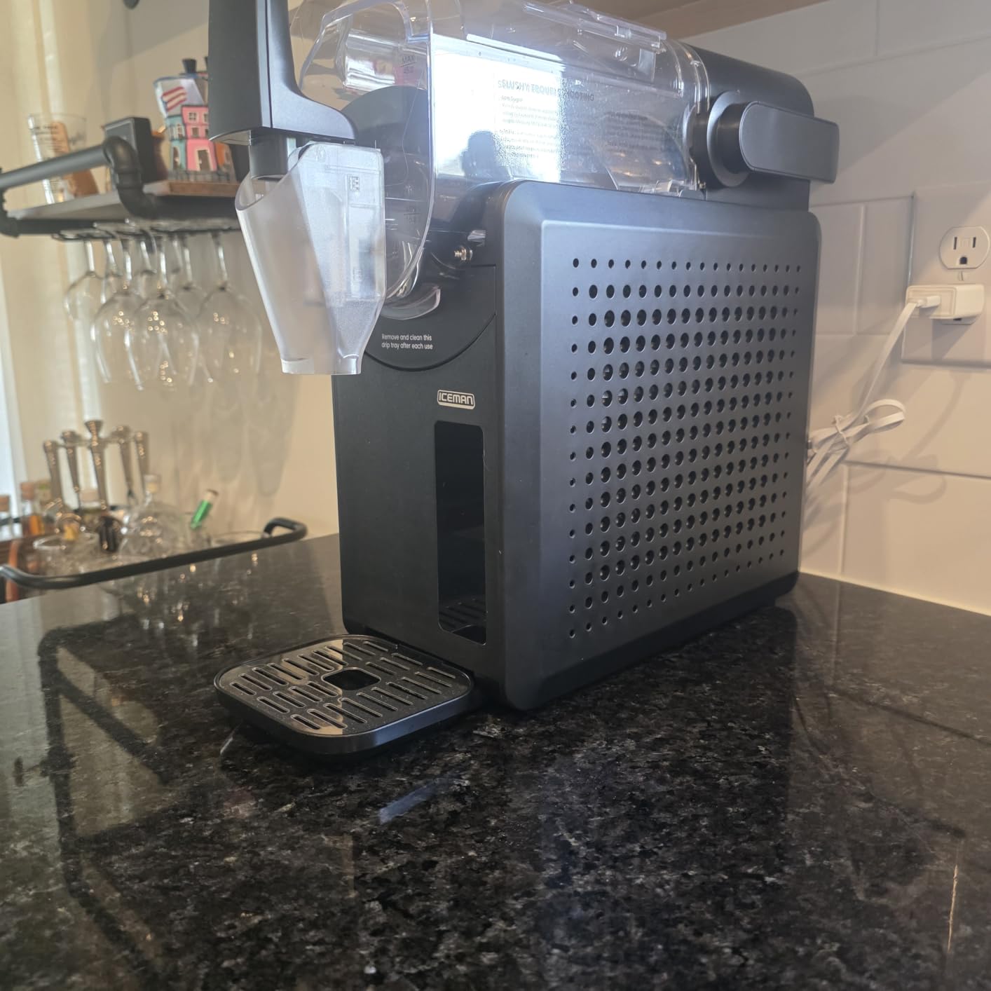 Iceman by Chefman Slush-Ease 68oz Slushie Machine, 48oz Liquid Capacity Frozen Drink Maker & Slushy Machine with 5 Presets and LED Display, Perfect for Frozen Margaritas, Frappes, Smoothies & Shakes customer photo 1