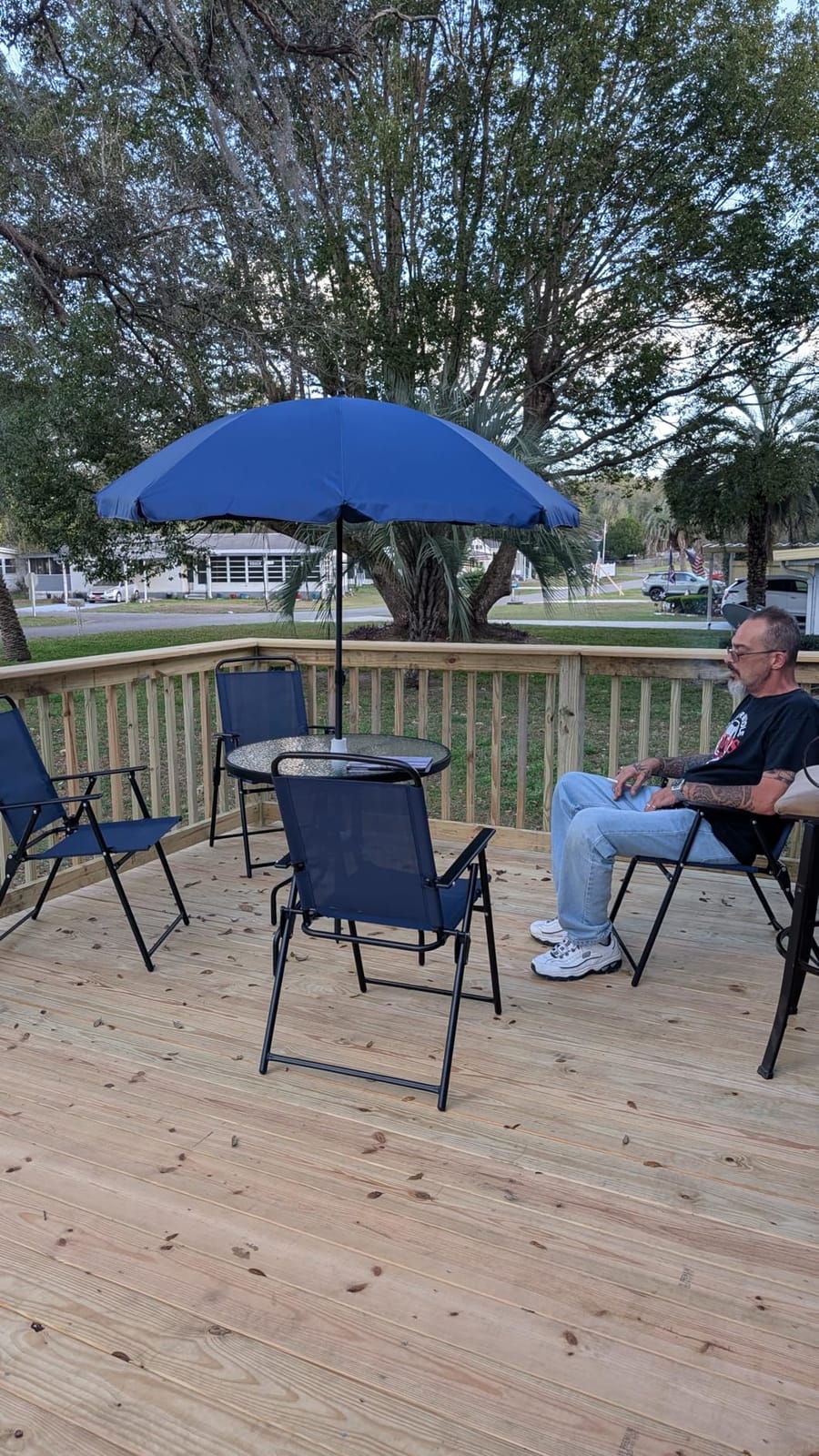 Shintenchi 6 Piece Patio Dining Set with Umbrella, Outdoor Furniture Set with 4 Folding Chairs and Tempered Glass Top Dining Table fot Lawn Backyard Garden Porch Black customer photo 1