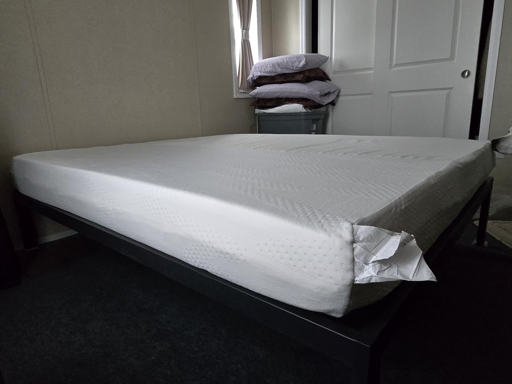 Novilla Queen Size Mattress, 14 Inch Gel Memory Foam Mattress for Cooling customer photo 2