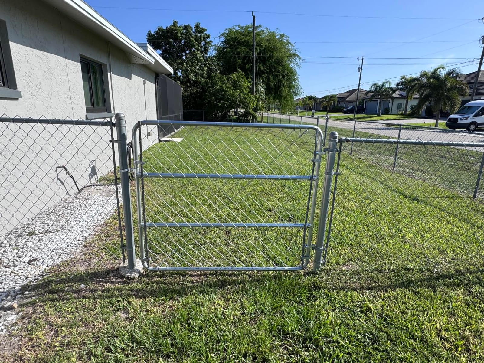 VEVOR Chain Link Fence Gate, 72 x 48 in, Adjustable Chain Link Fence Panel, Fit 2.2-6 ft (W) x 6 ft (H) Garden Fence Gate Opening, Rust-Resistant Galvanized Fencing Gate for Farm, Posts Not Included customer photo 2