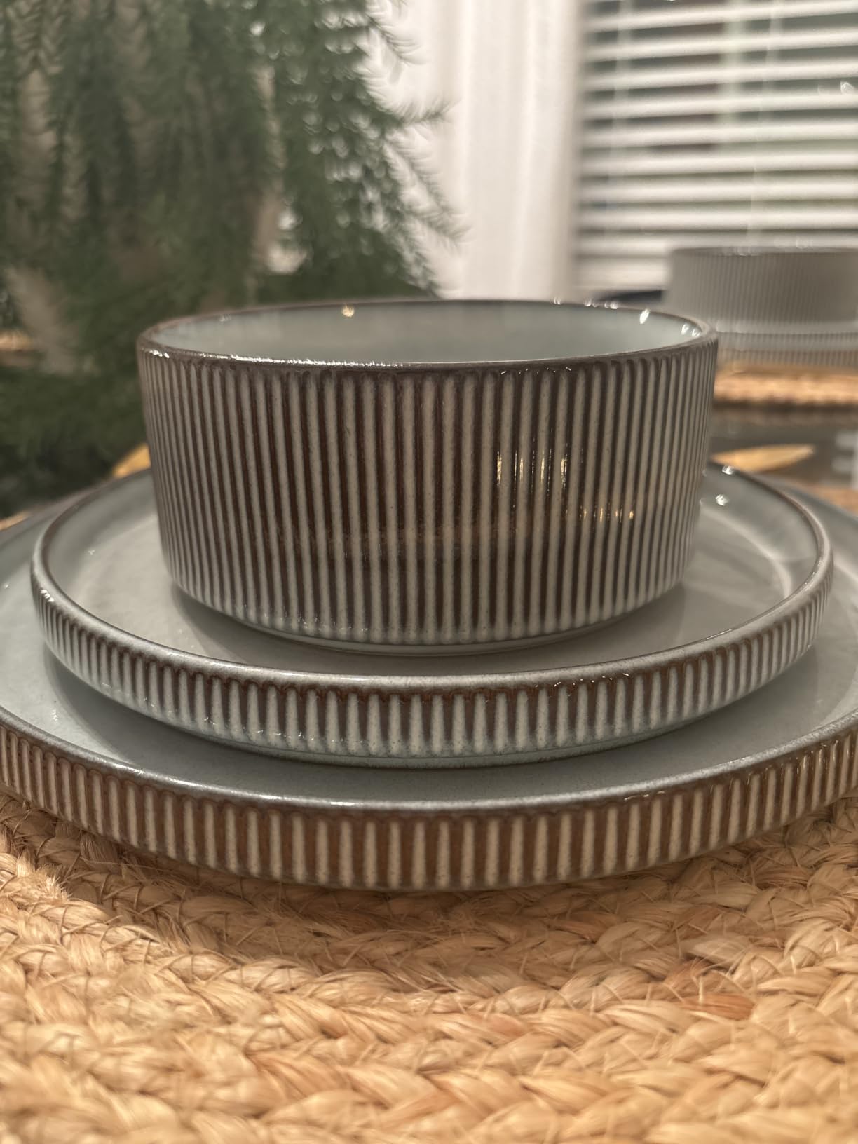 Famiware Star Stoneware Dinnerware Set, Reactive Glaze Plates & Bowls for 4 customer photo 1