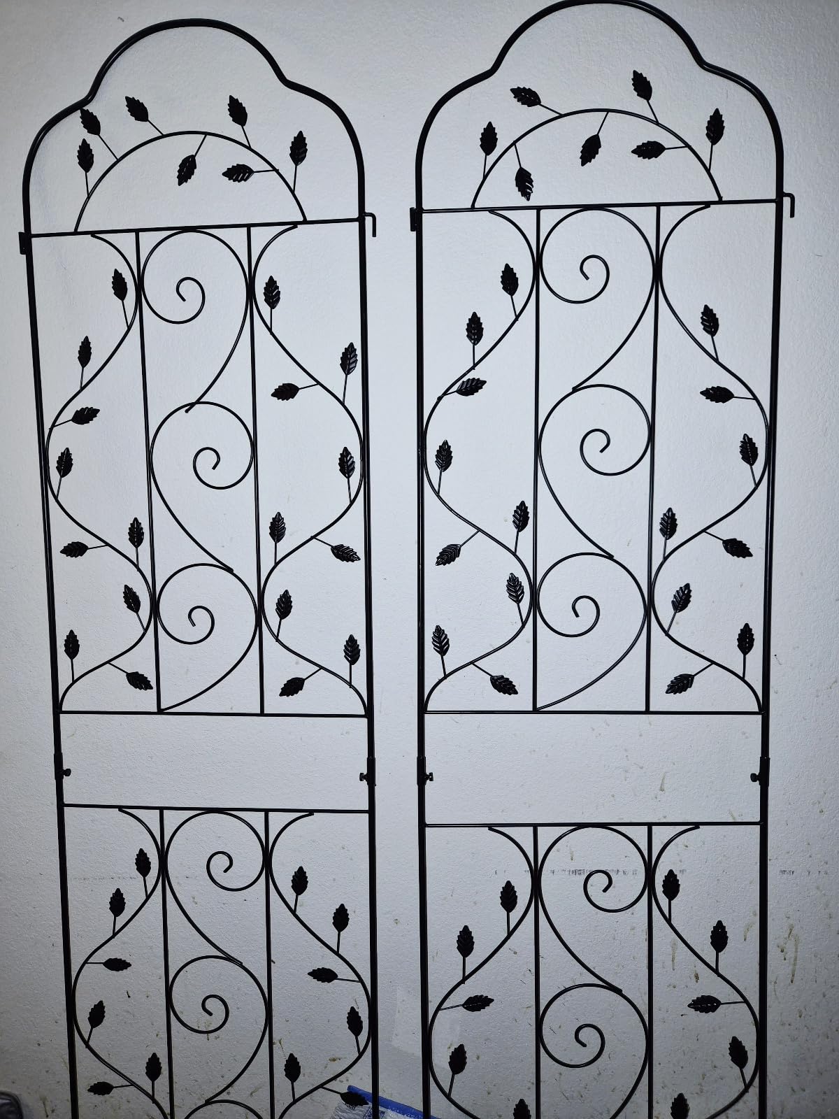 hogardeck Metal 84 * 19 Garden Trellis 2-Packs for Climbing Plants Flowers Vegetables Planting Arched Outdoor Decoration for Courtyards Lawns Gardens customer photo 2
