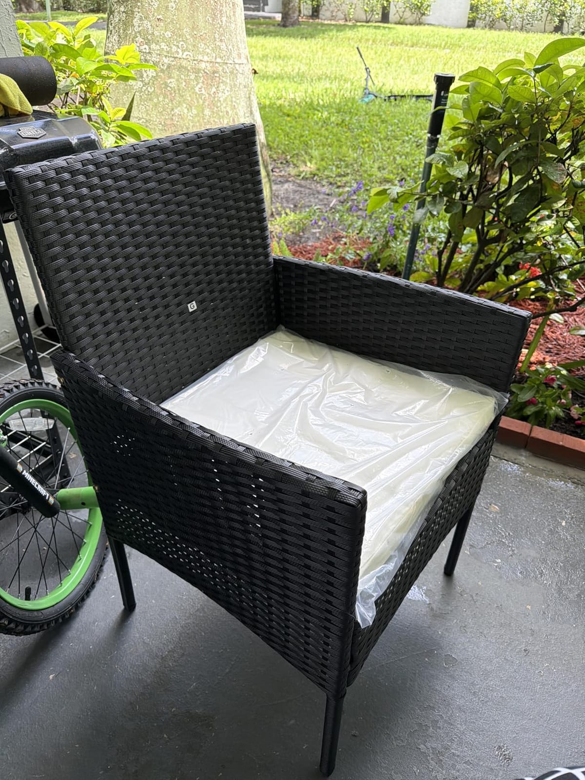 Shintenchi 4 Piece Outdoor Patio Furniture Sets, Small Wicker Patio Conversation Furniture Rattan Chair Set with Tempered Glass Coffee Table for Backyard Porch Garden Poolside Balcony,Black customer photo 1
