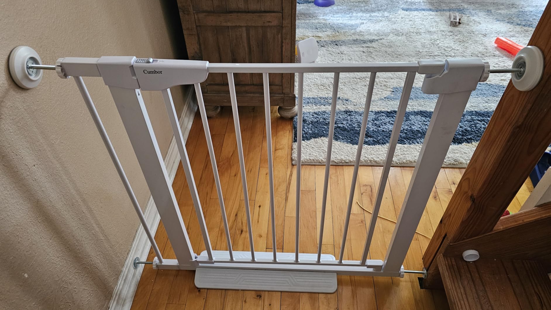Cumbor 29.7-51.5 in Extra Wide Baby Gate for Stairs, Dog Gate Indoor Black customer photo 1