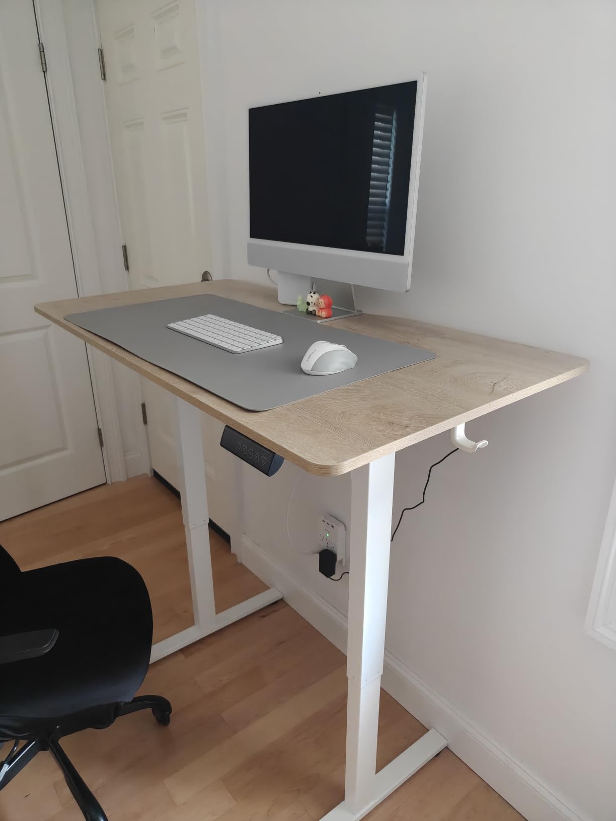 FEZIBO Standing Desk 48 × 24 Inch Electric Height Adjustable, Black Walnut customer photo 2