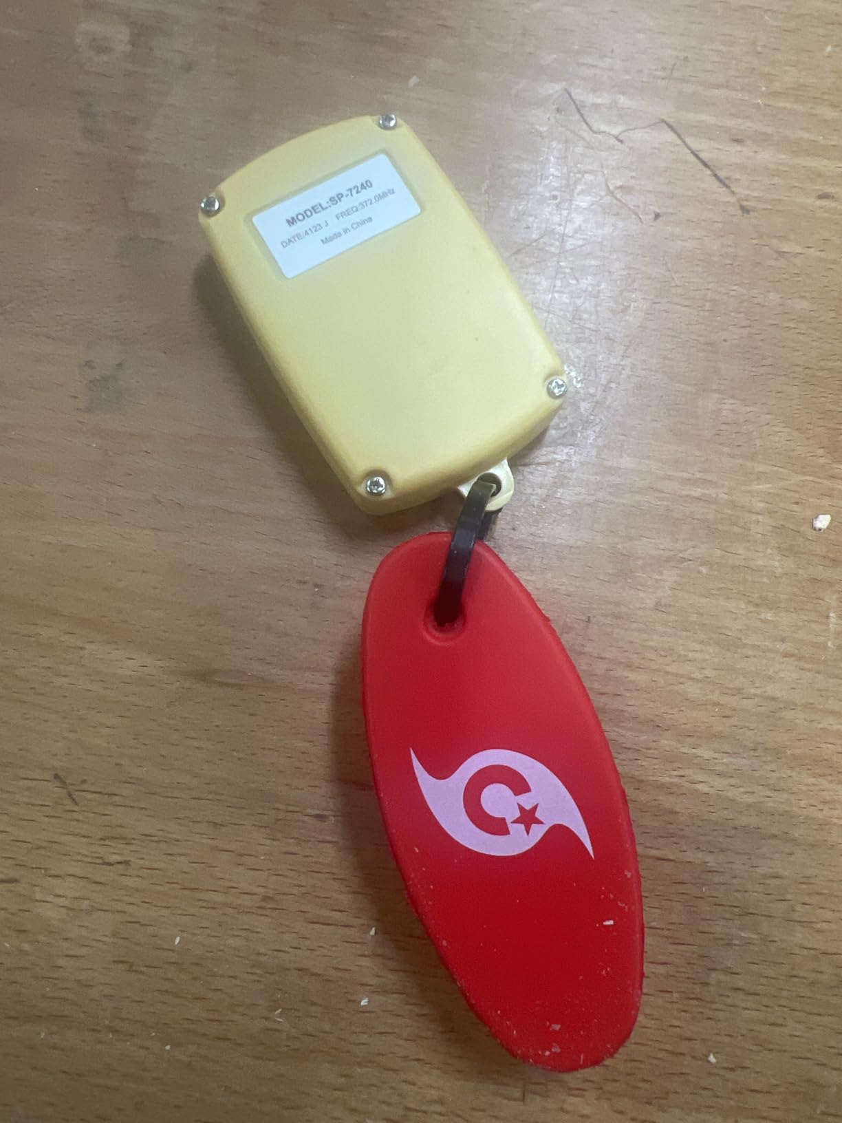 The 7240 Boat Lift Remote for Gem Wireless Boat Lift Systems from March 2007 Onwards,Remote Wireless Dock Lift Control,3 Button Key,Waterproof and Portable customer photo 1