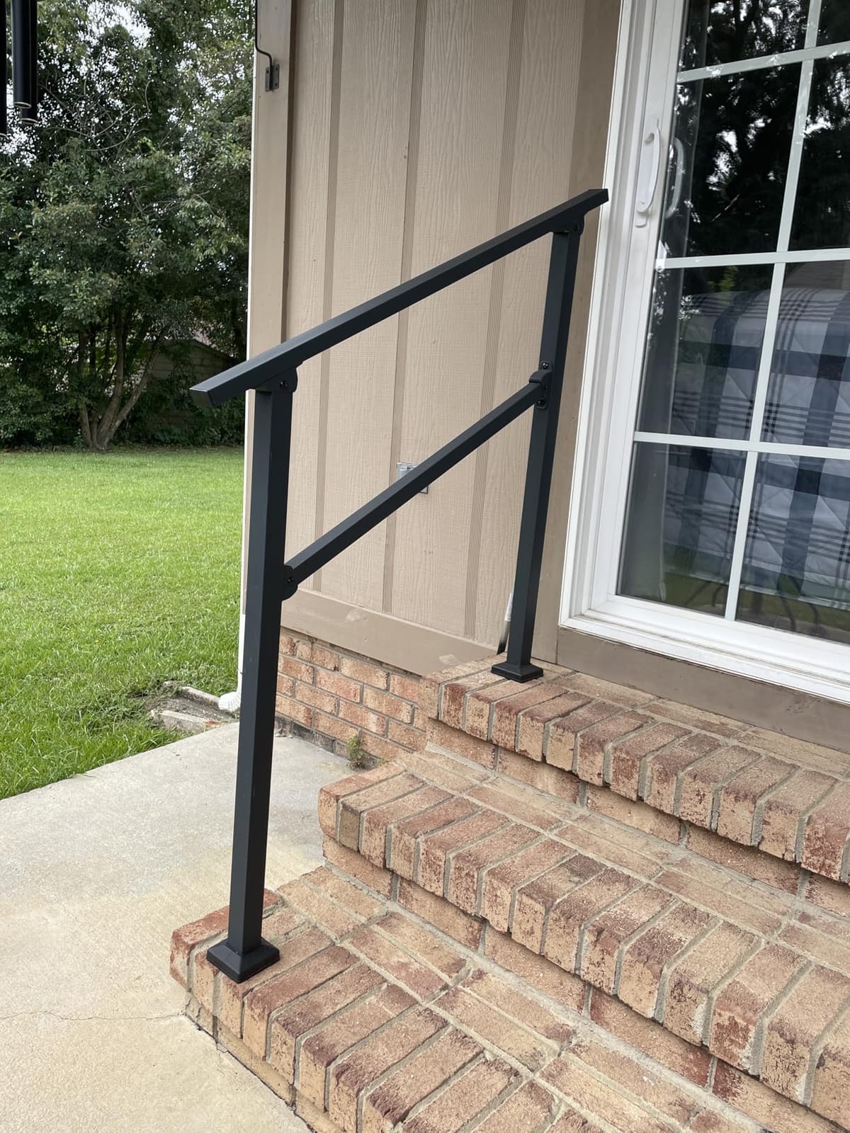 4 Step Hand Rails for Outdoor Steps, 2-Pack Metal Stair Railing Kit customer photo 1