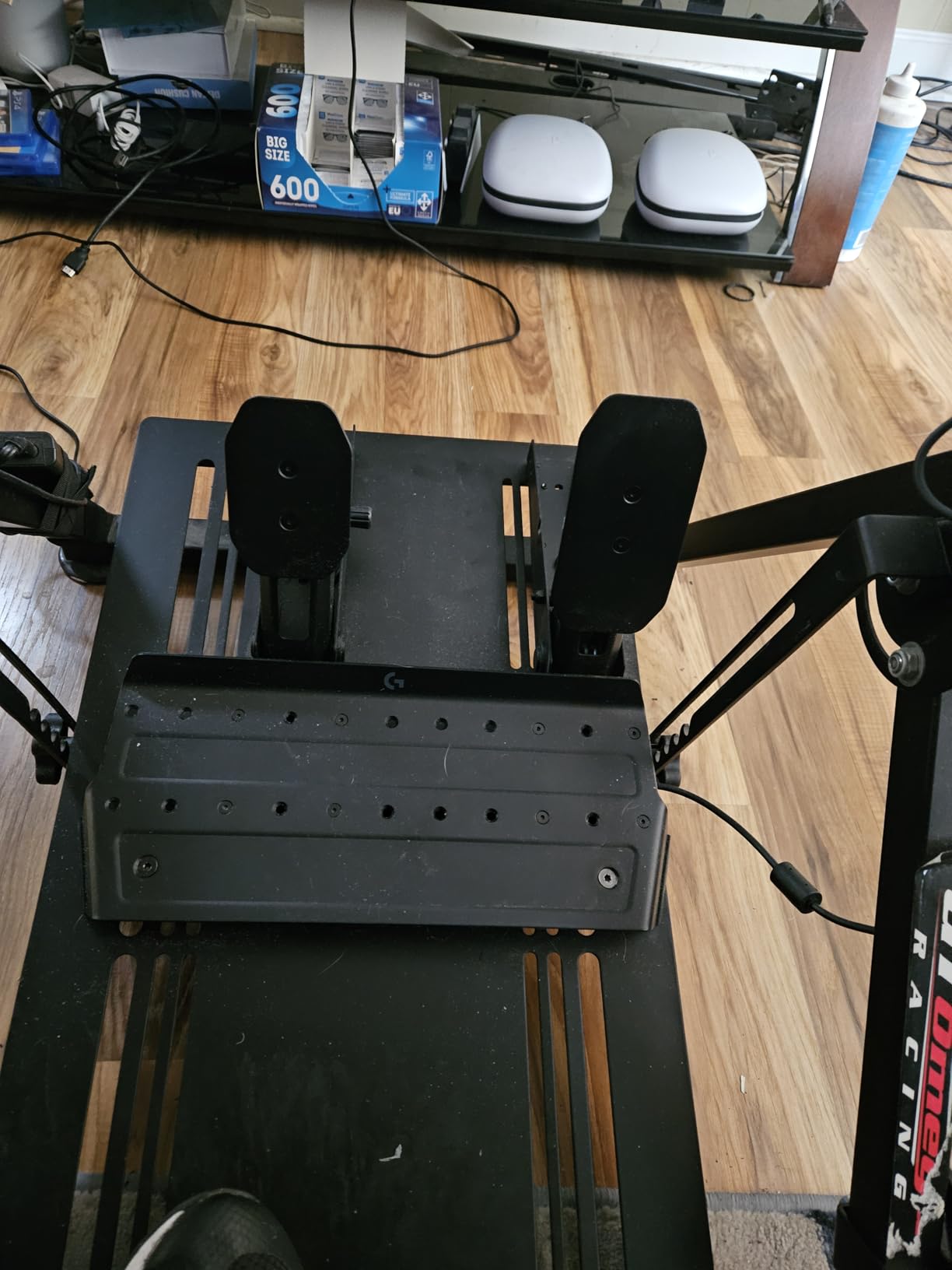 Logitech G RS Sim Racing Pedals (with 75 kg Load Cell Brake) customer photo 1