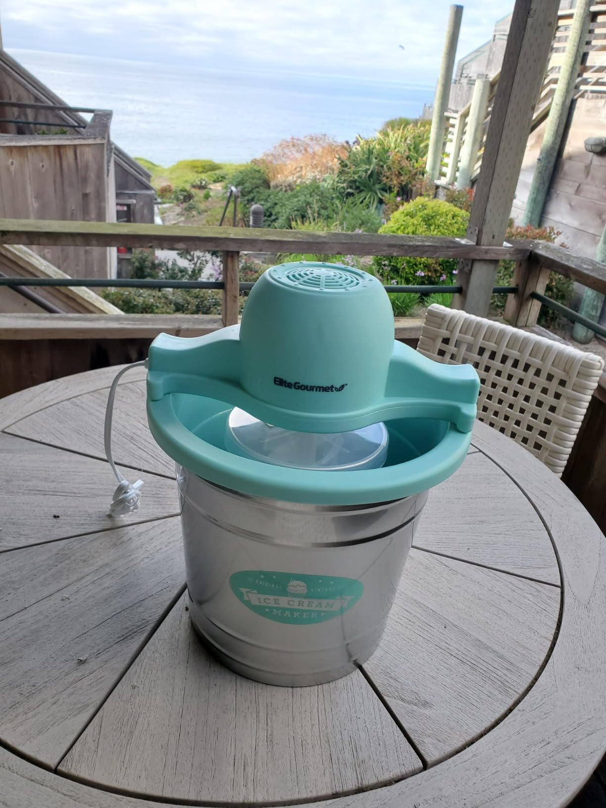 Elite Gourmet EIM949 6Qt Old Fashioned Walnut Wood Bucket Ice Cream Maker customer photo 1