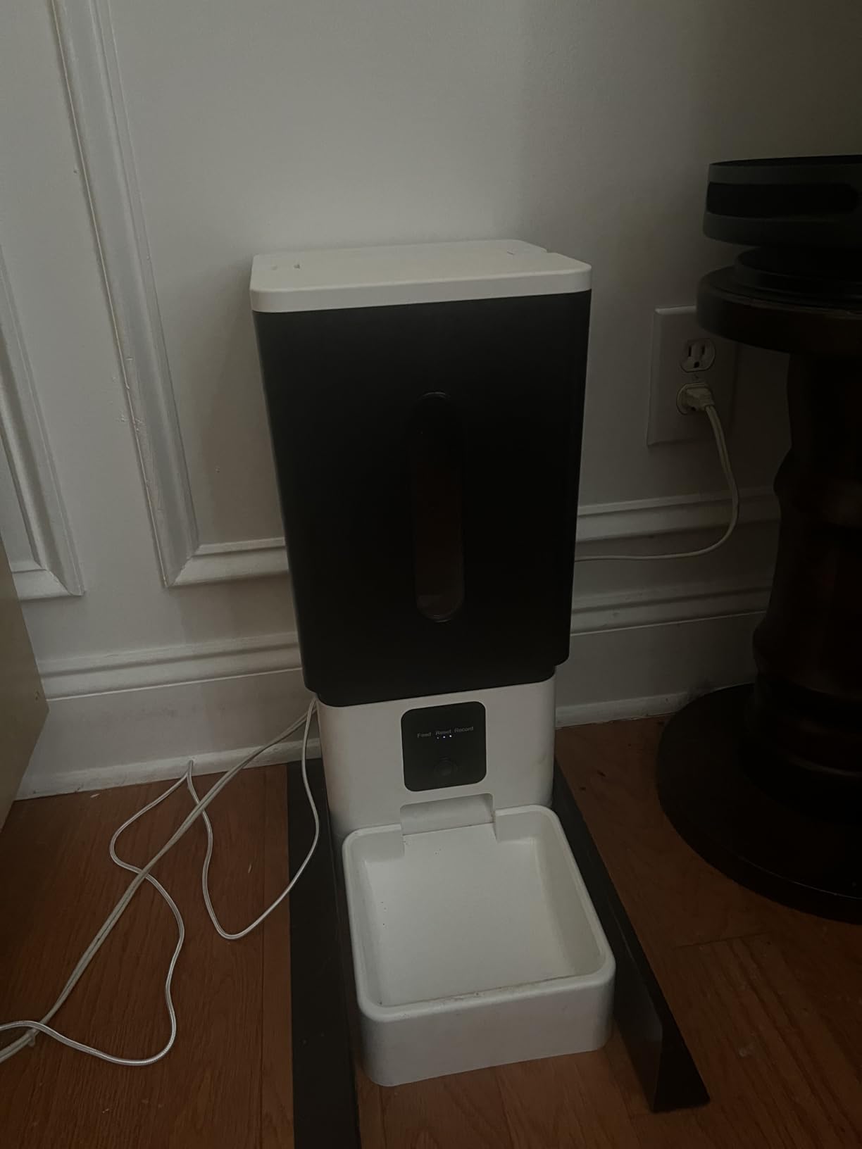 Large Breed Automatic Dog Feeder: 12L/50 Cups for 20-Days Food customer photo 2