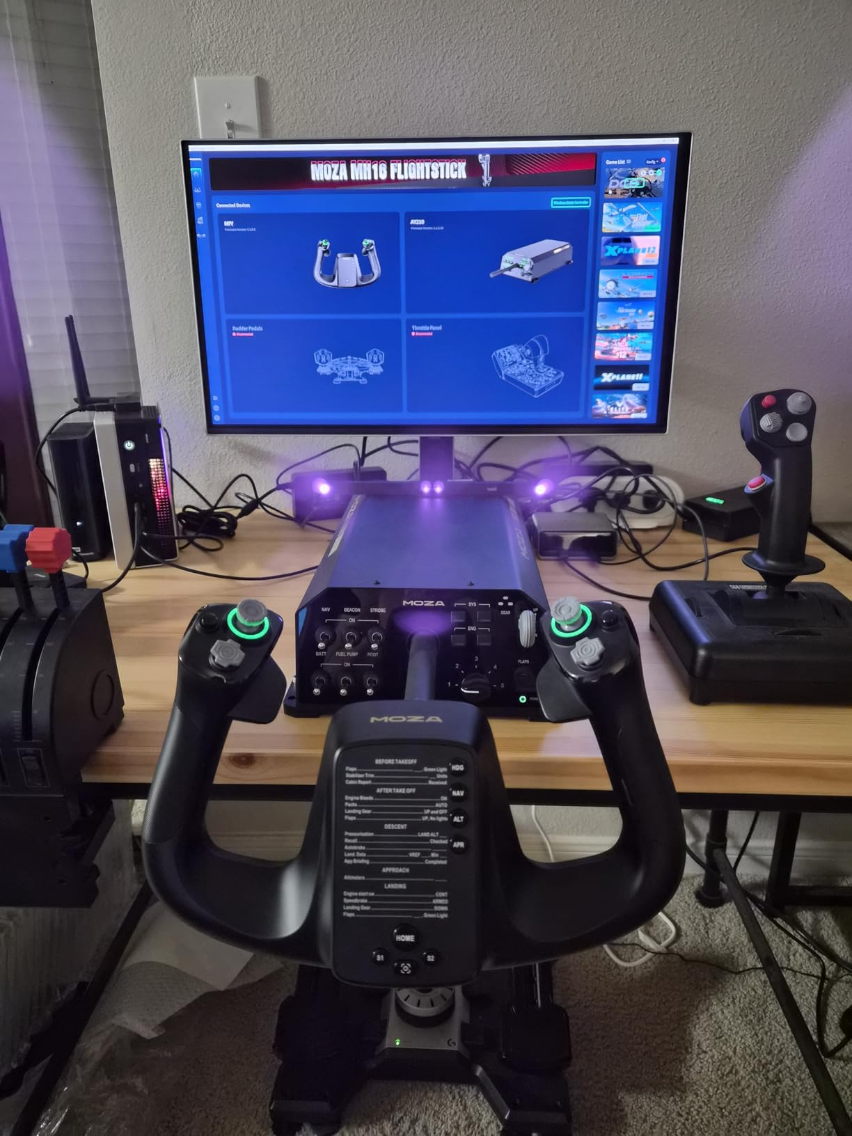 MOZA AY210 Force Feedback YOKE Base Flight Simulator FFB Controls, Black customer photo 1