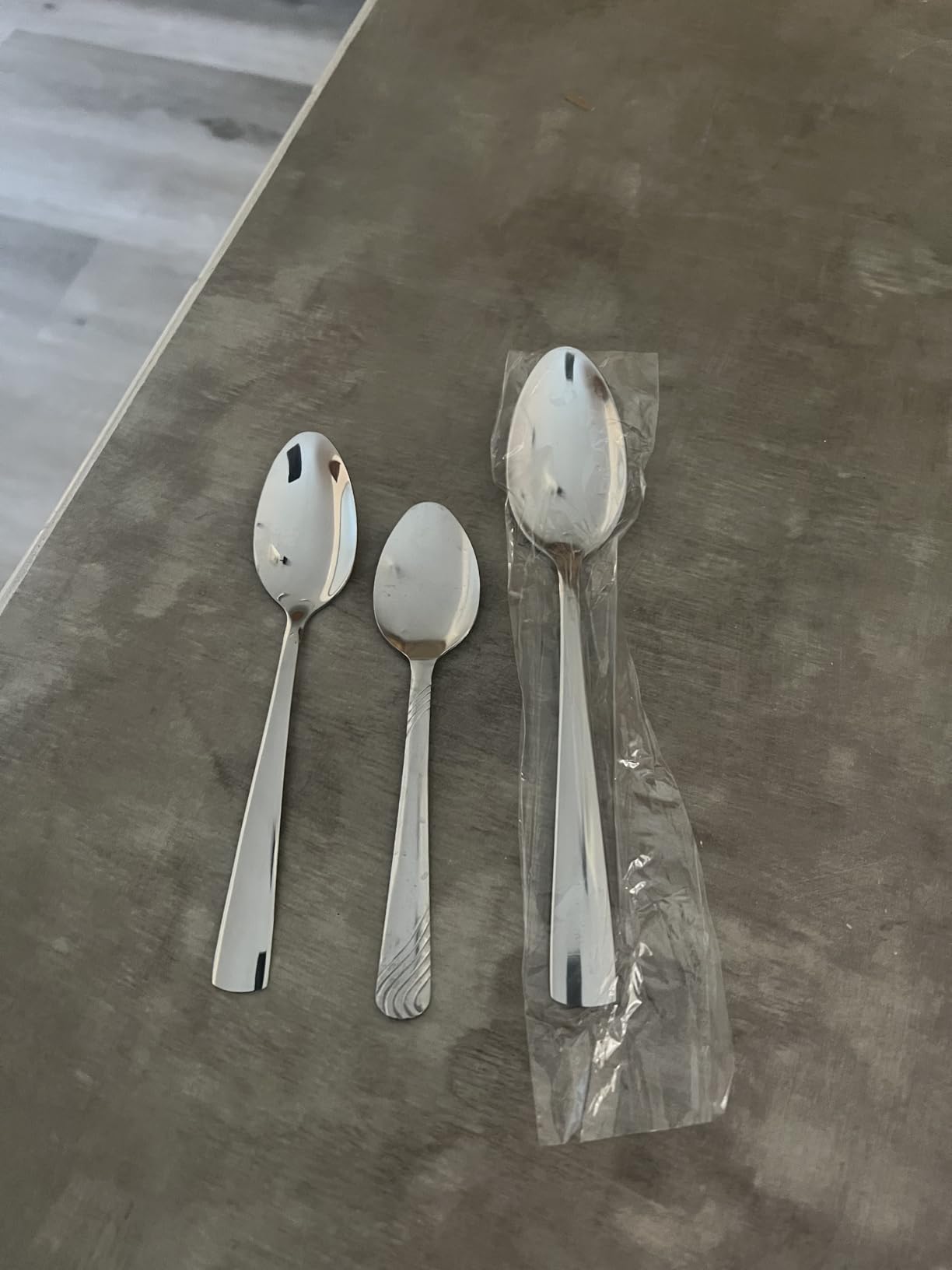 Stapava 60 Pcs Gold Silverware Set, Food-Grade Stainless Steel Flatware Sets for 12 Mirror Polished Cutlery Utensil Sets Include Dinner Knives Spoons and Forks Set Dishwasher Safe for Home Restaurant customer photo 1