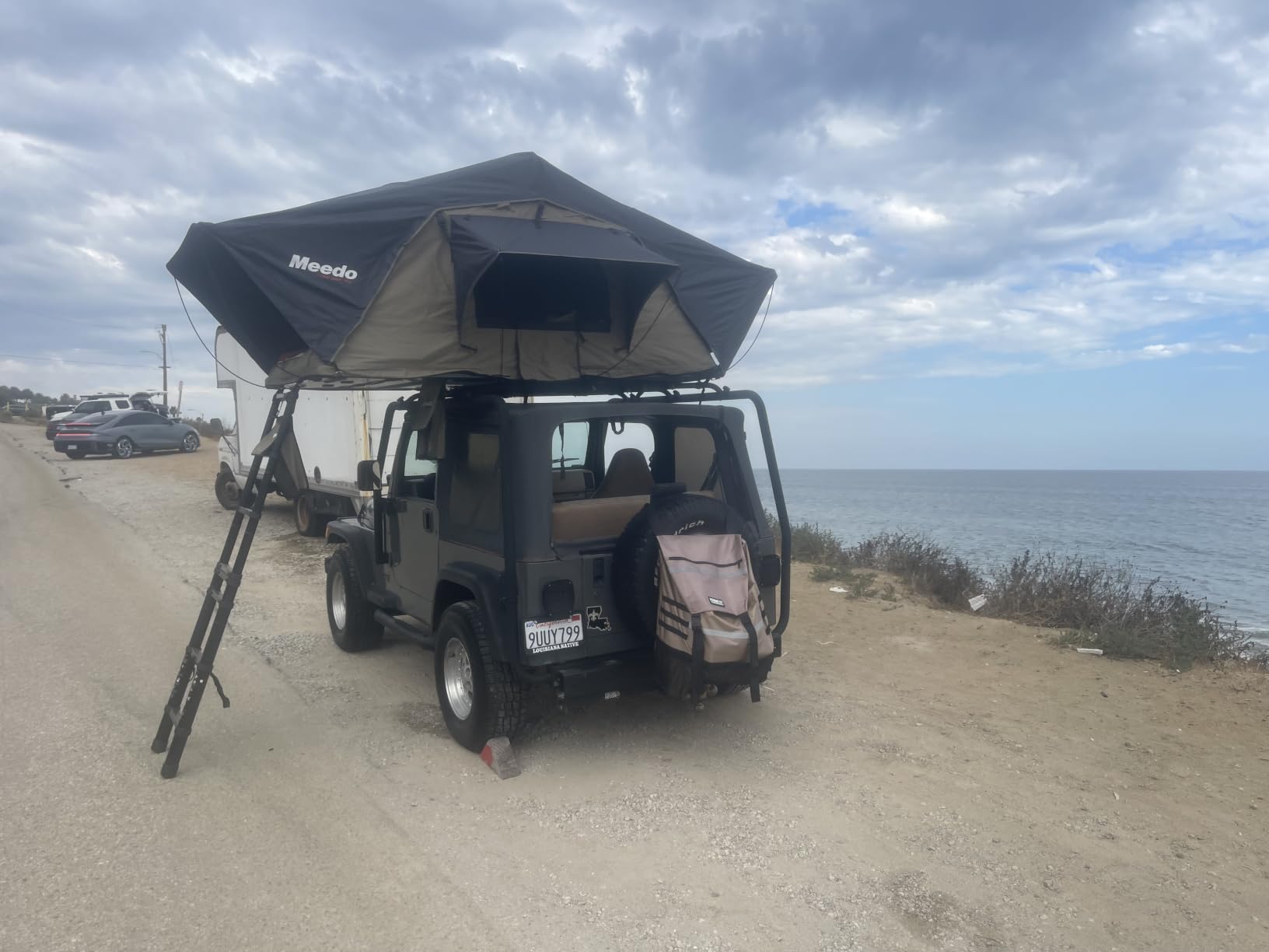 Meedo Apolle A86 M, Soft Shell Rooftop Tent, Fits 2 People, Made with Waterproof Material and a Rainfly-Fold Design, Clamshell Army Green Roof top Tent for Overlanding Hunting, Ladder Included customer photo 2