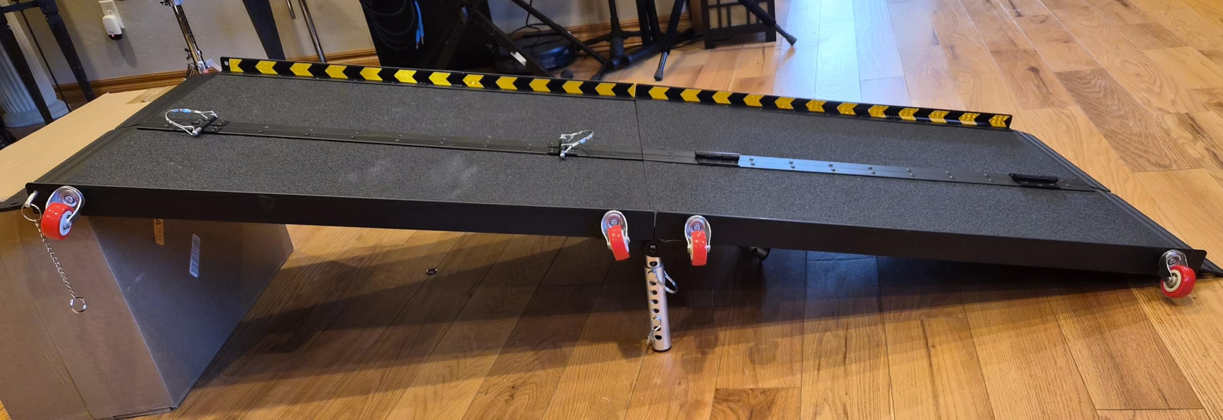 CAMMOO 6 FT Aluminum Wheelchair Ramp with 800 LBS Load Capacity, Portable Folding ramps for wheelchairs customer photo 1