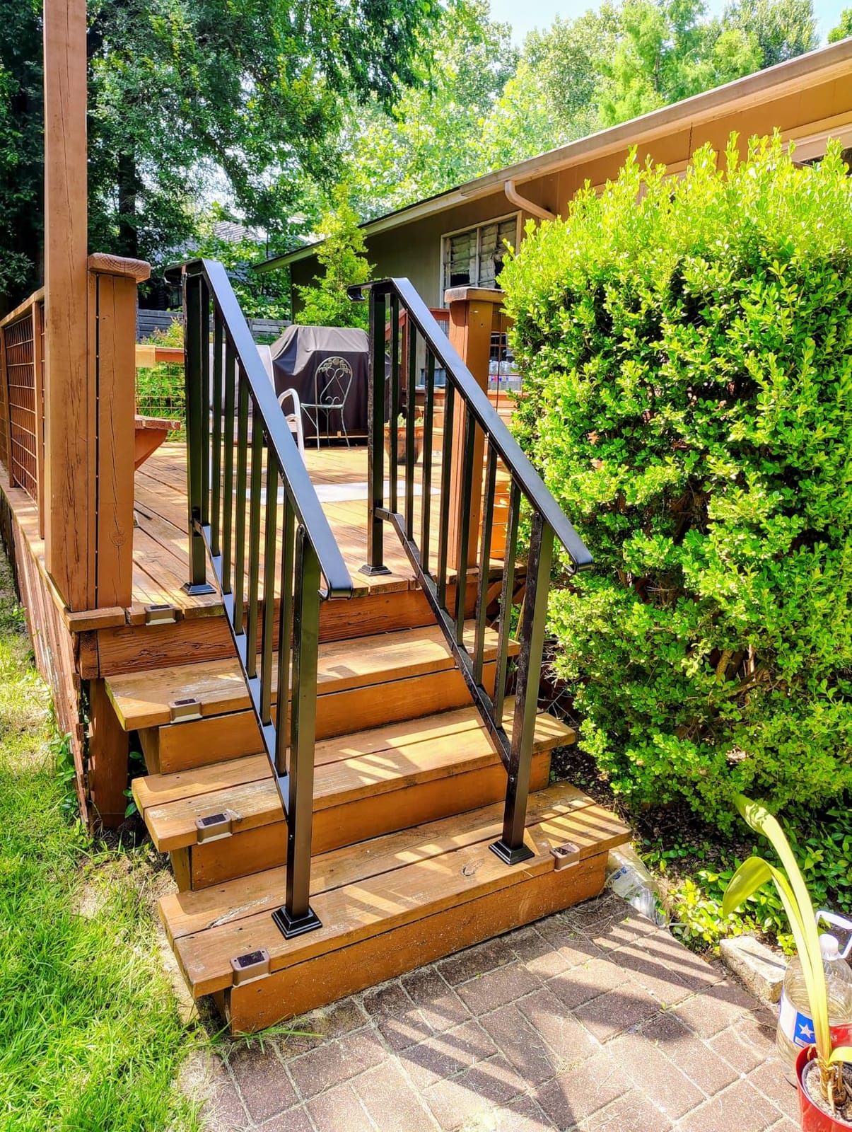 VIVOHOME 4-Step Hand Rails for Outdoor Steps with Curved Ends and Balusters customer photo 1