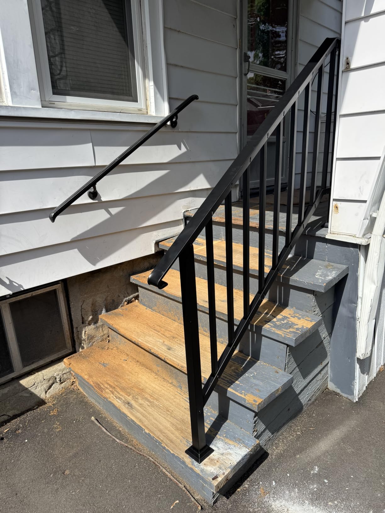 VIVOHOME 4-Step Hand Rails for Outdoor Steps with Curved Ends and Balusters customer photo 2