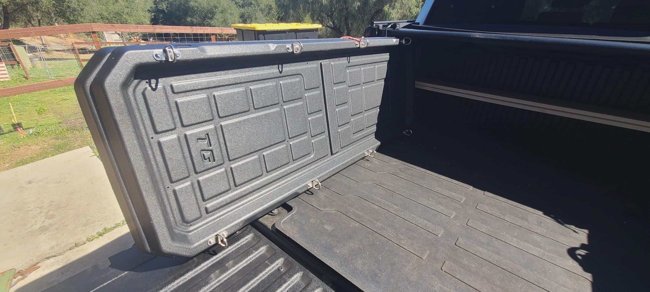 Trumgeta Slide-Out Truck Bed Cargo Tray for Mid-Size & Full-Size Pickups customer photo 2