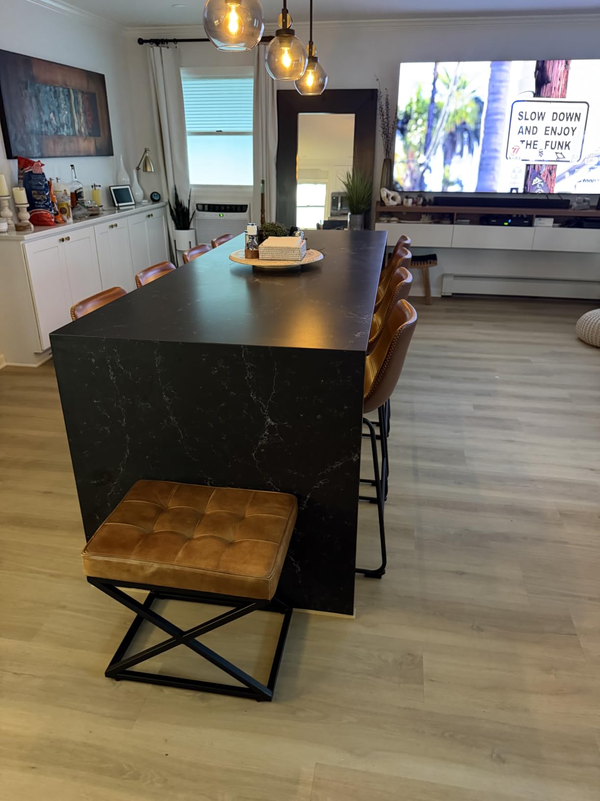 DUMOS Counter Height Bar Stools Set of 4, Faux Leather Metal Bar Chairs customer photo 1