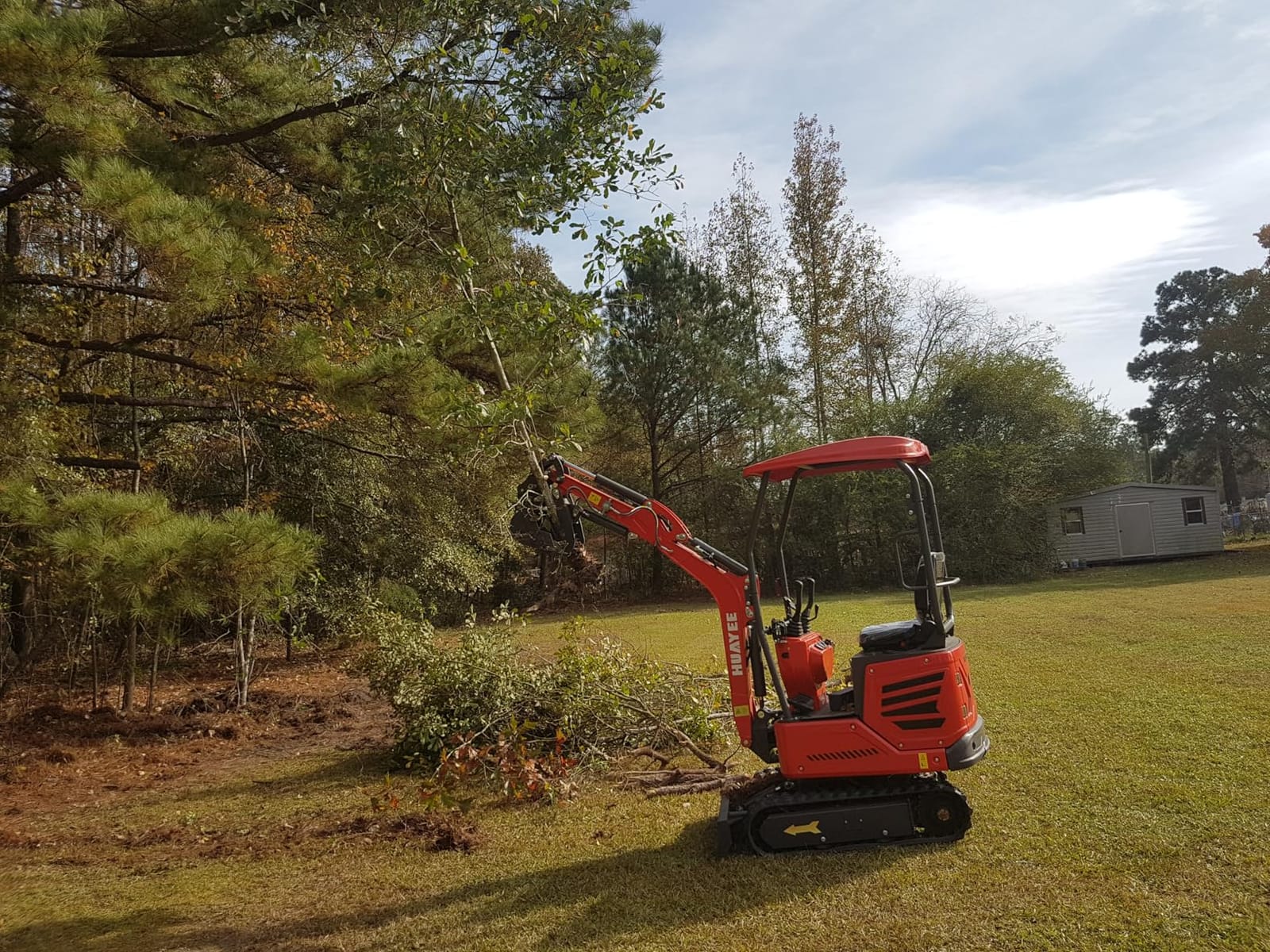 1.4 Ton Mini Excavator 13.5HP Digger with 200mm 800mm Buckets & Ripper customer photo 2