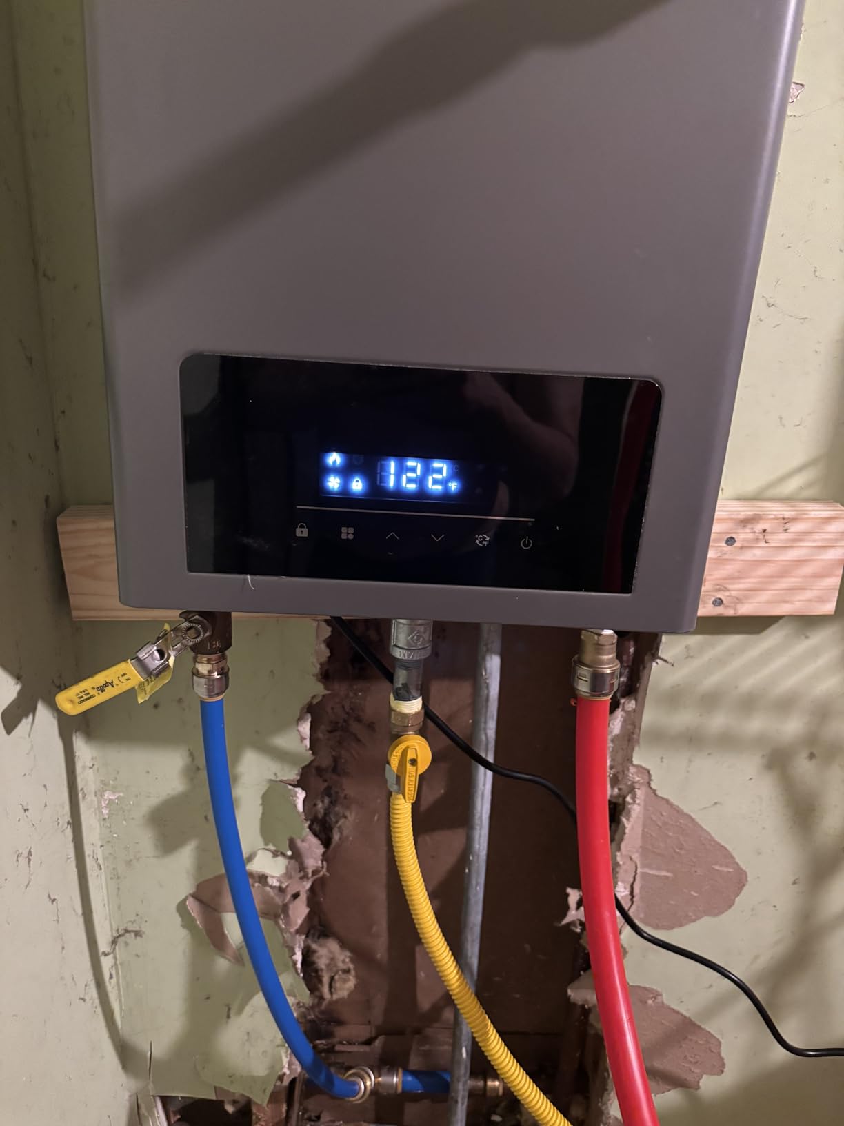 Ranein Natural Gas Tankless Water Heater, 5.3 GPM, 130,000 BTU, Indoor customer photo 2