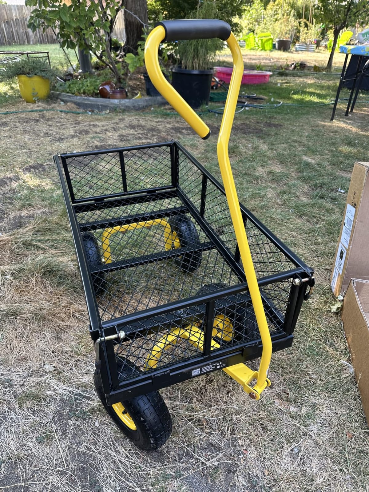 VEVOR 900 LBS Steel Garden Cart, 2 in 1 Handle, Heavy Duty Pullable Garden Wagon with 10