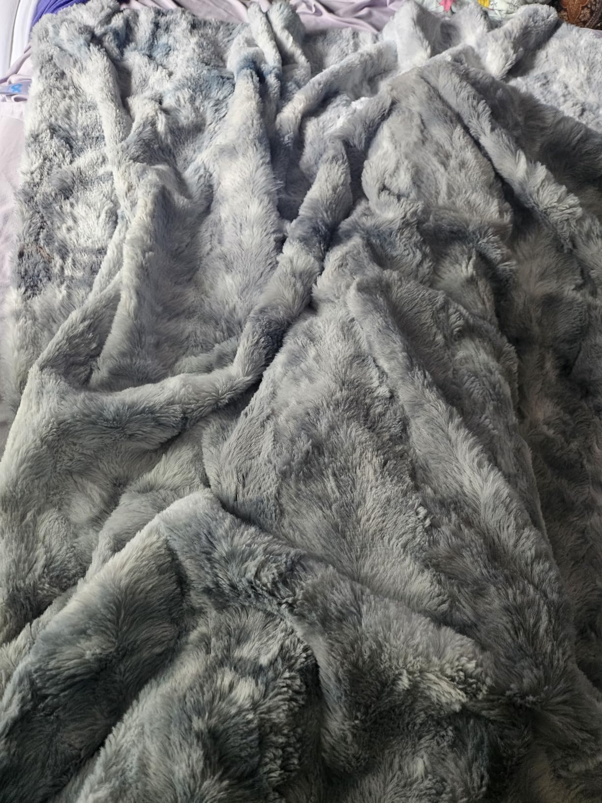 Everlasting Comfort Gray Faux Fur Throw Blanket for Couch – 50