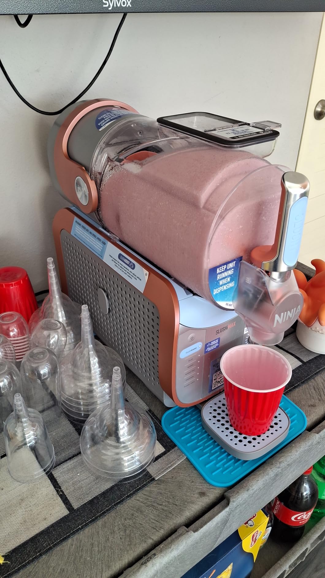 Ninja SLUSHi XL Smart Frozen Drink Maker, 10+ Servings, Green, FS601GN customer photo 1