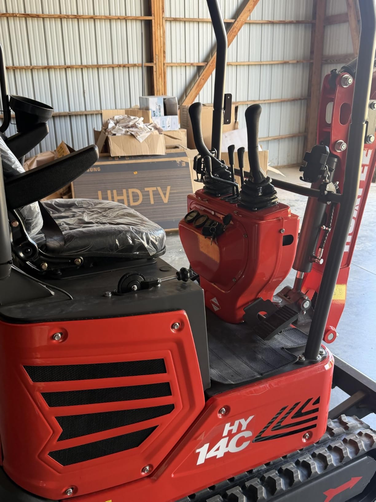 1.4 Ton Mini Excavator 8in Auger Buckets Ripper Rake Canopy customer photo 2