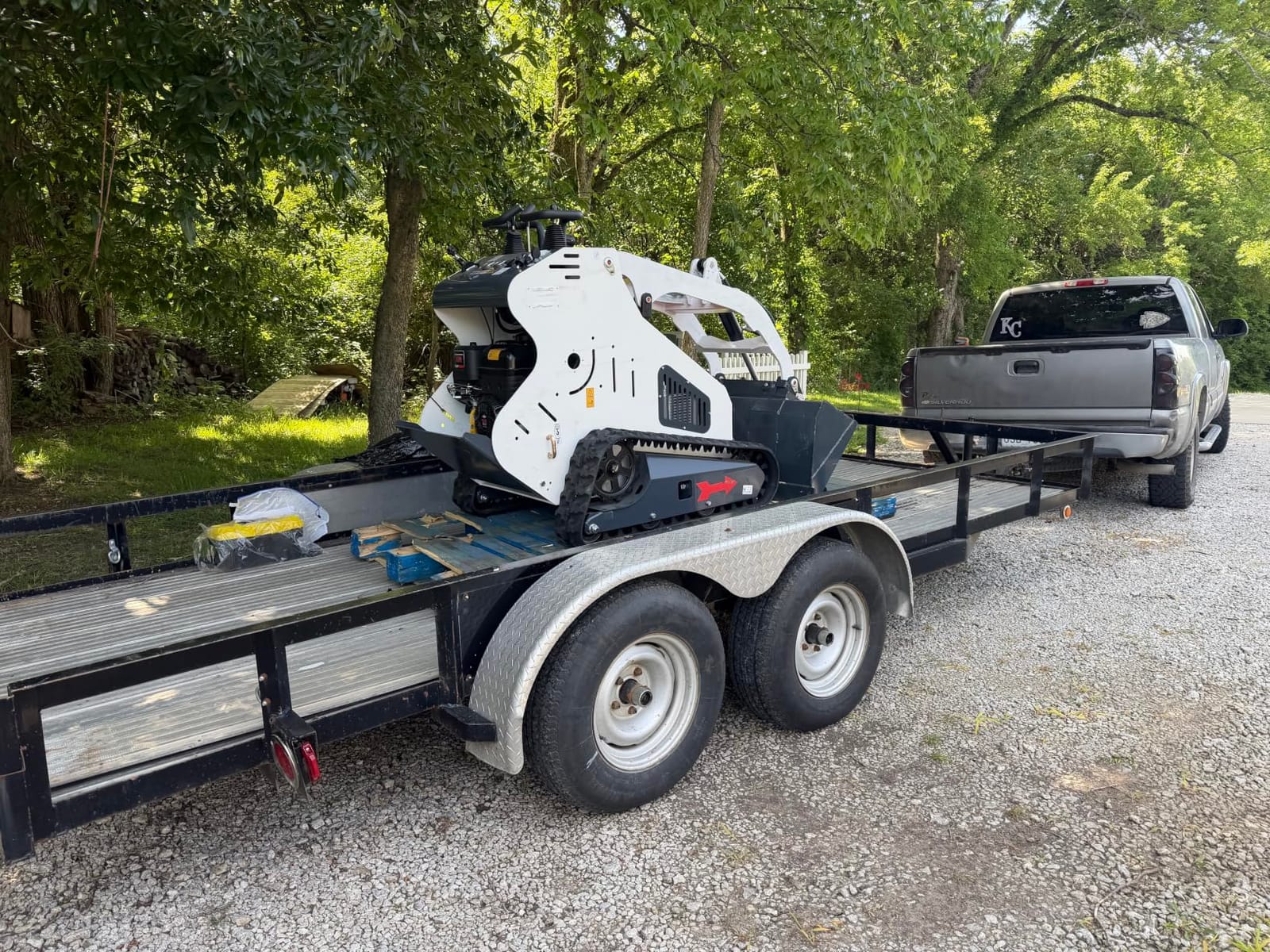 Standing-on 15 HP Air Cooling Chinese Mini Skid Steer Loader With B&S Engine, Air Cooler Match Track Heavy-Duty Loader Attachments, Track Compact Utility Loader for Far customer photo 1