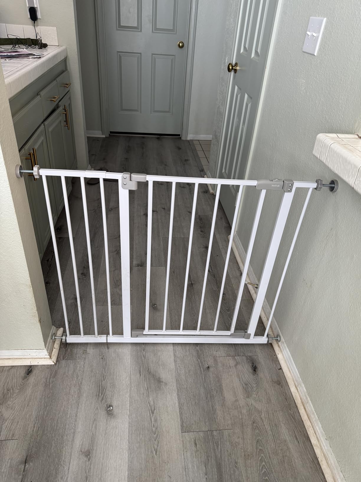 InnoTruth 29.6-50.1 in Extra Wide Baby Gate for Stairs and Doorways, White customer photo 2