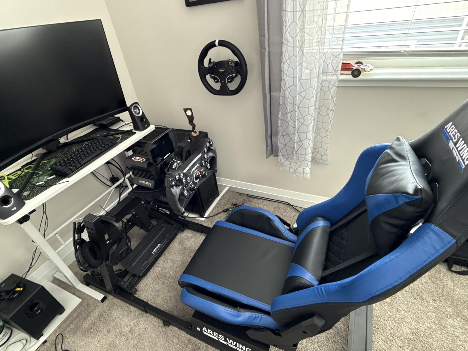ARES WING Adjustable Sim Racing Cockpit with Seat Holds 220lbs, Red customer photo 1