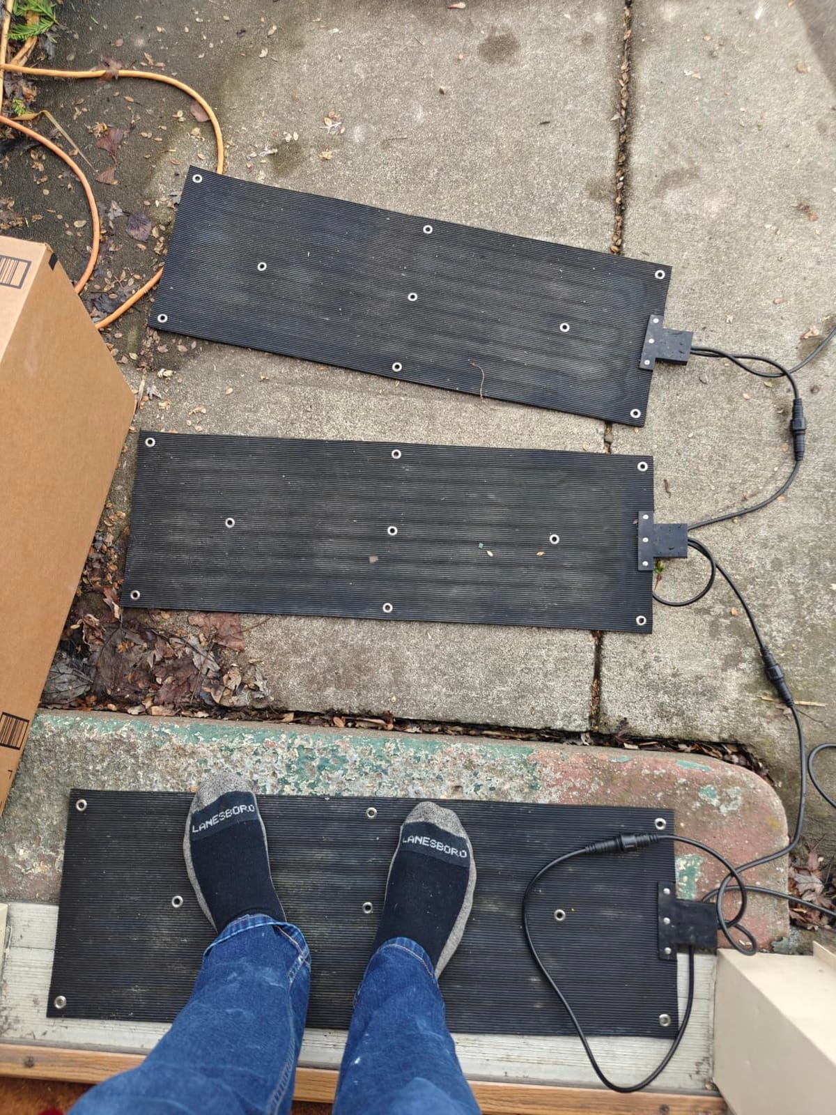 OEBLD 5 Pcs 10”X30” Heated Snow Melting Mats, No-Slip Stair Heated Mats customer photo 1