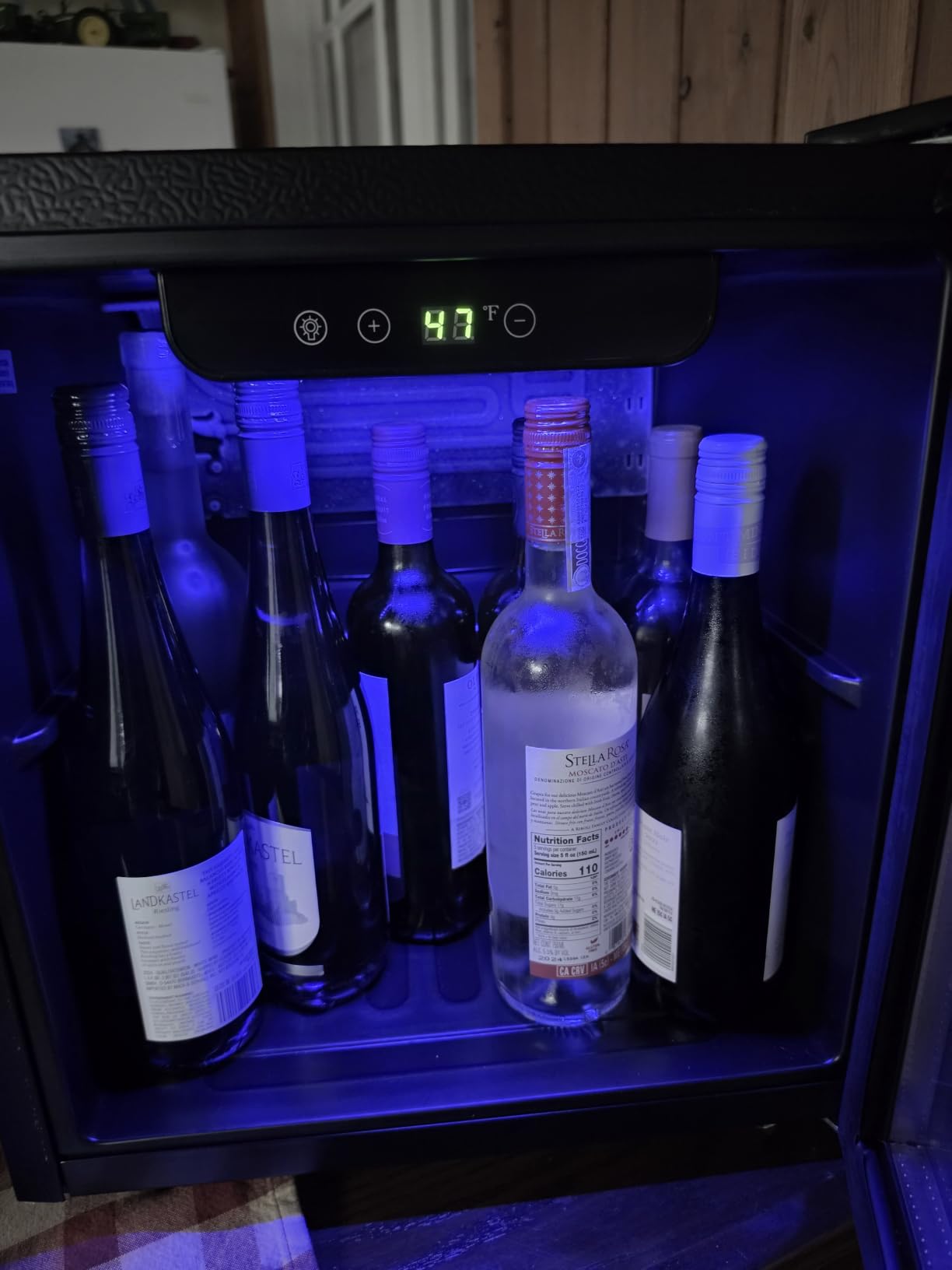 Antarctic Star Wine Cooler, 0.4 Cu. Ft. Portable Mini Wine fridge customer photo 2