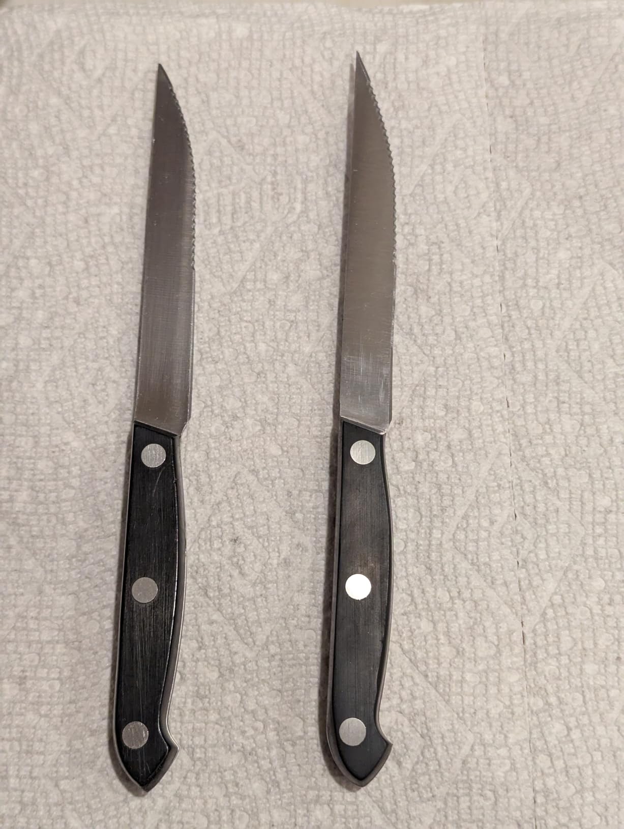 HENCKELS Steak Knives Set of 8, Razor-Sharp German Engineered, Silver customer photo 1