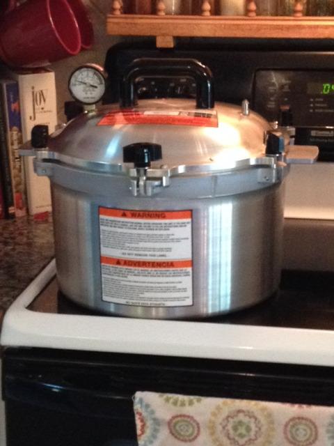 All American 1930: 25qt Pressure Cooker/Canner (The 925) - Exclusive Metal-to-Metal Sealing System - Easy to Open & Close - Suitable for Gas, Electric, or Flat Top Stoves - Made in the USA customer photo 1