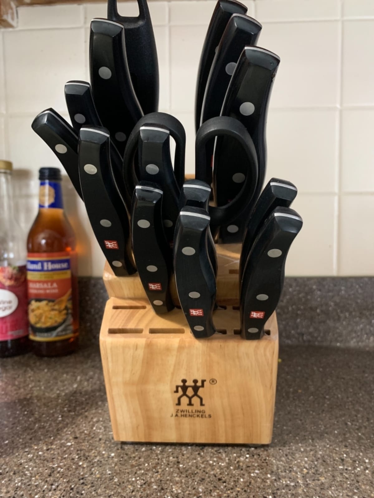 ZWILLING Twin Signature 19-pc Kitchen Knife Set with Block, Chef Knife, Professional Chef Knife Set, German Knife Set Light Brown customer photo 2