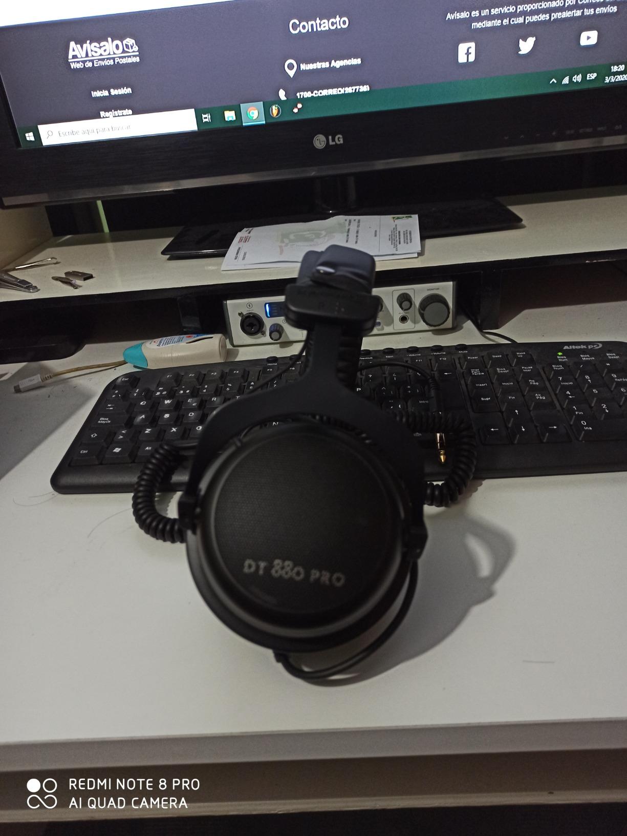beyerdynamic DT 880 Pro (250 Ohm), Semi-Open Studio Headphones, Silver customer photo 1